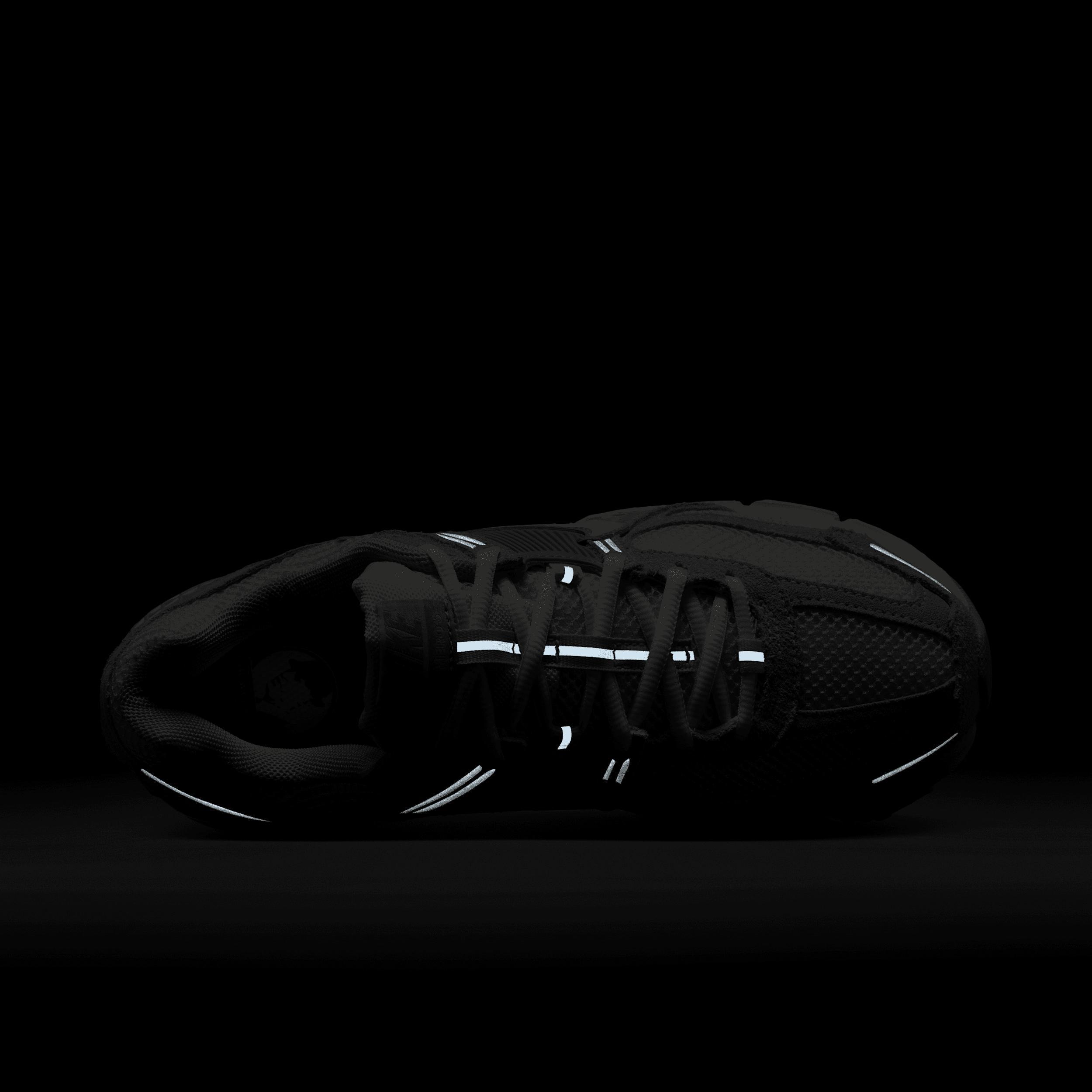 Nike Women's Zoom Vomero 5 Shoes Product Image