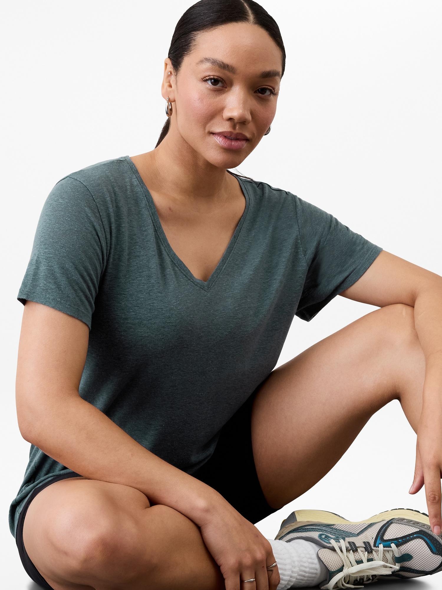 Getaway Linen Blend V-Neck Tee Product Image
