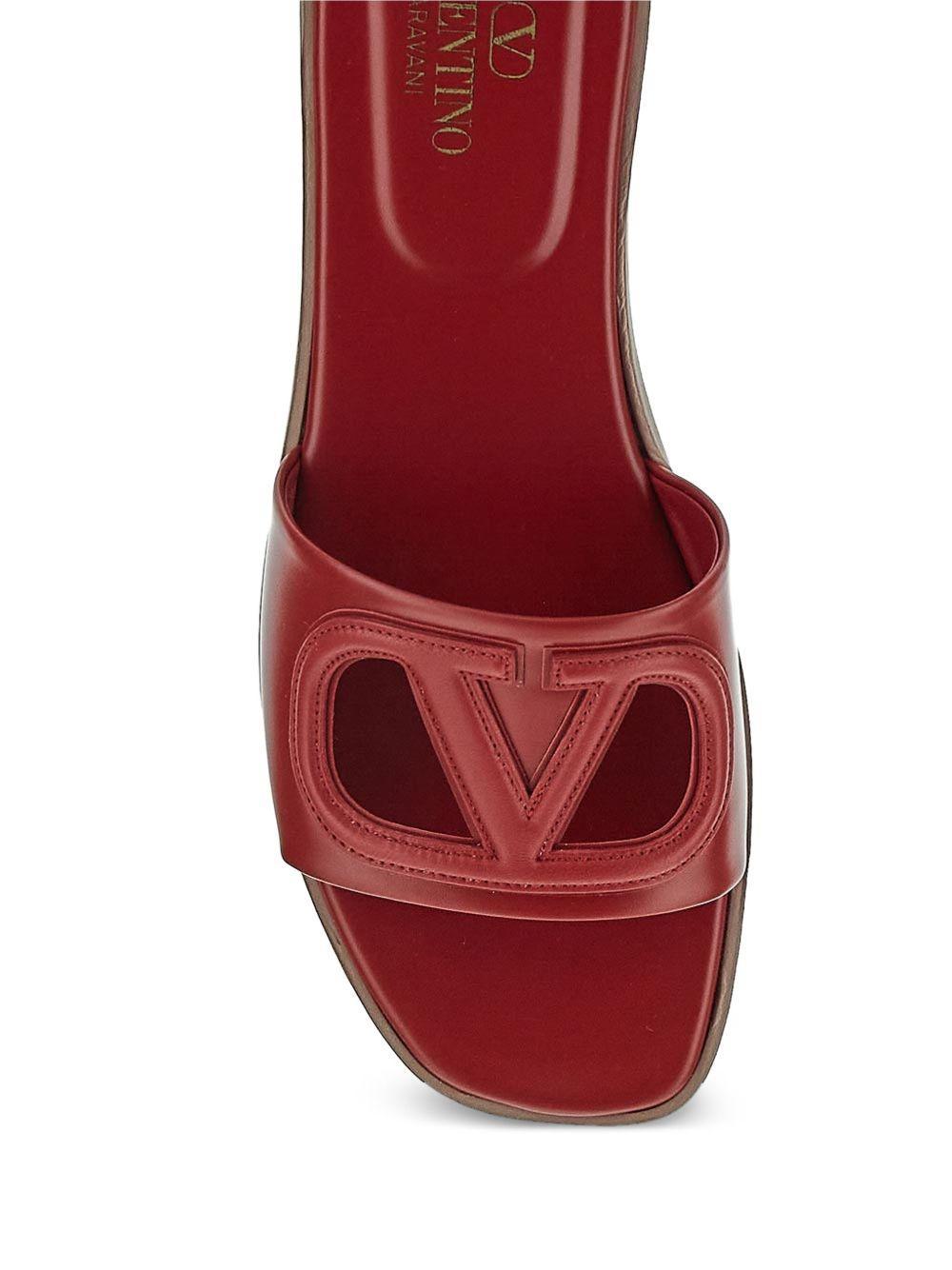VLogo Signature flat leather sandals Product Image