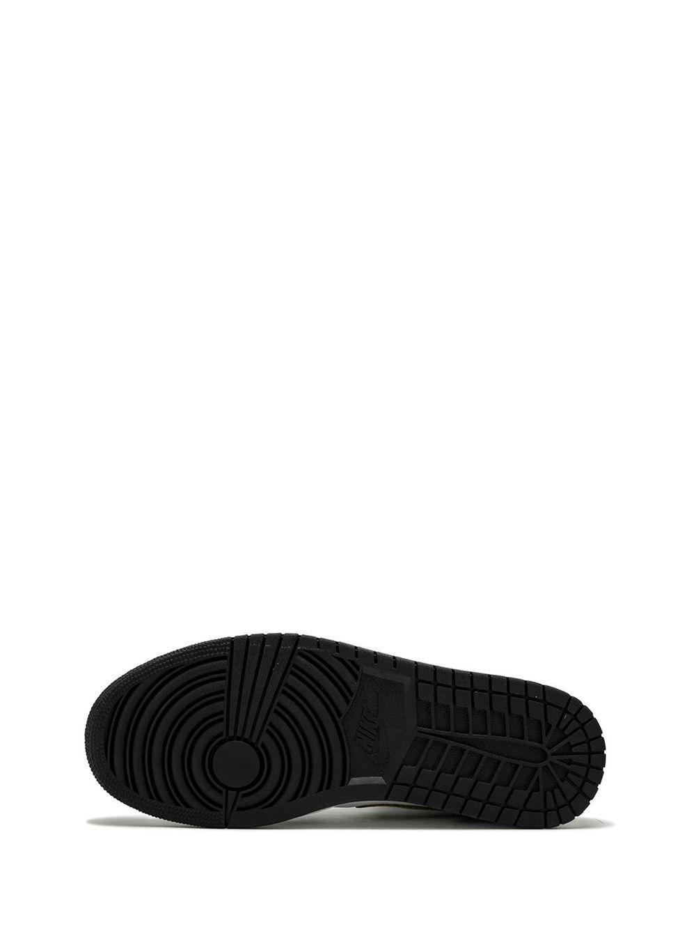 Air Jordan 1 Mid SE "Black/Gold Patent Leather" sneakers Product Image