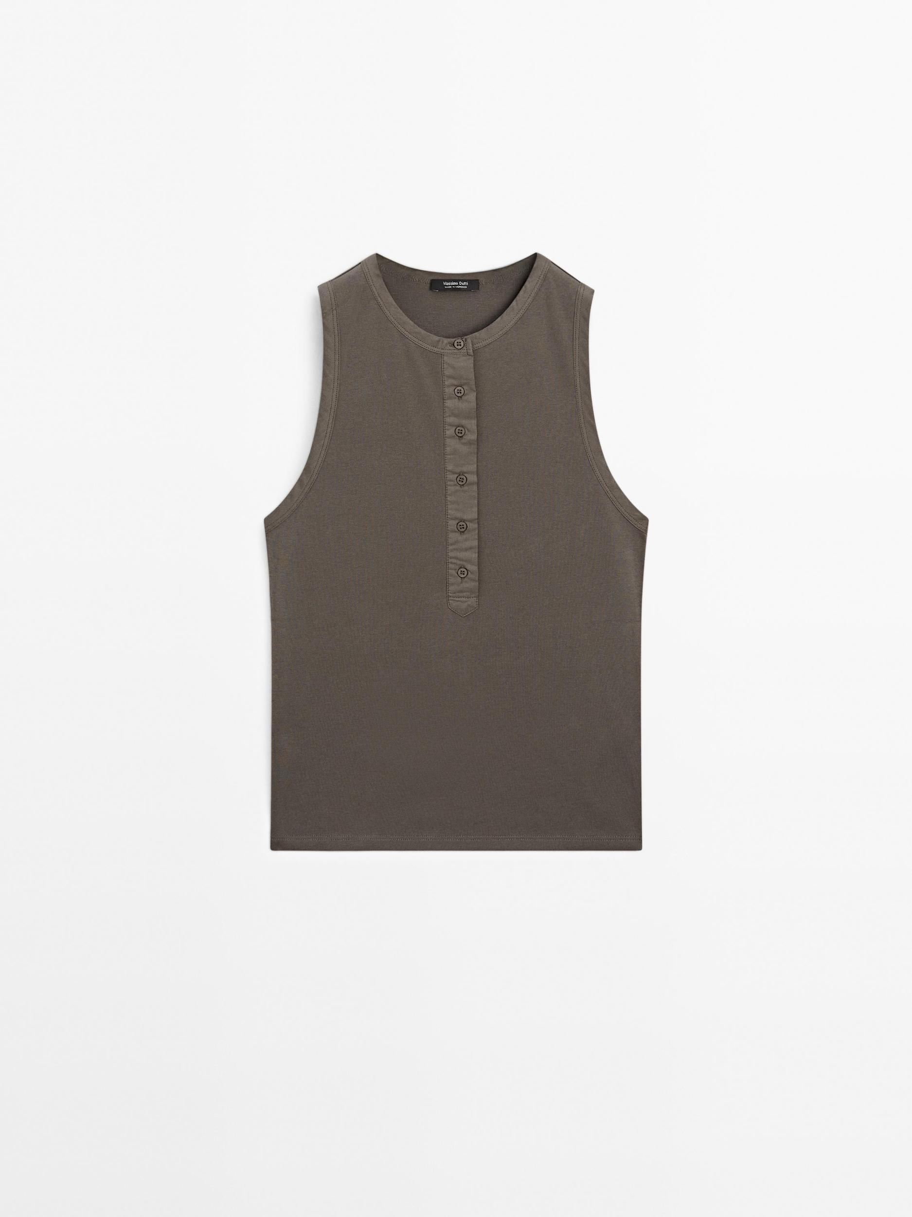 Top with contrast trim detail Product Image