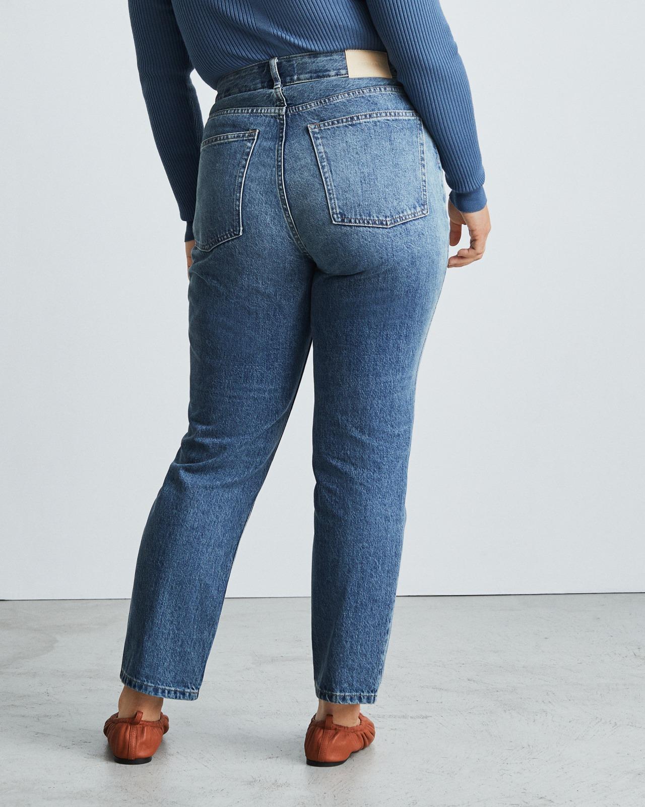 The '90s Cheeky Hourglass Jean Product Image