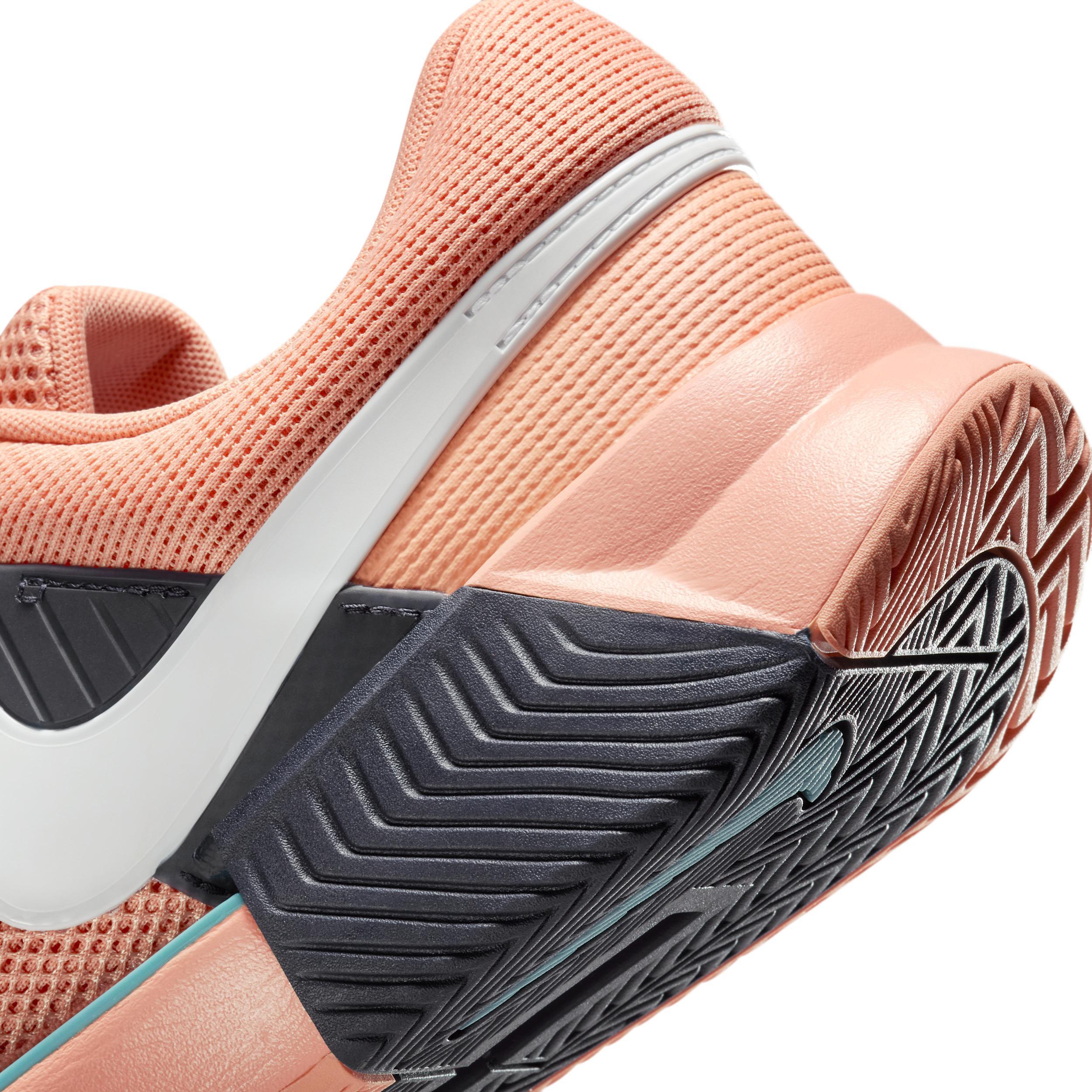 Nike Zoom GP Challenge 1 Men's Hard Court Tennis Shoes Product Image