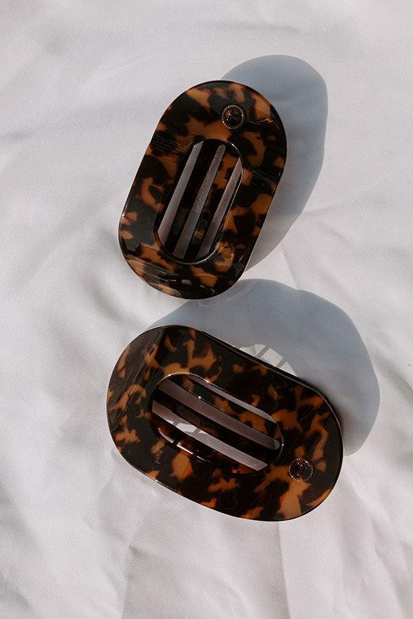 Flat Large Round Hair Claw Clip in Tortoiseshell Product Image