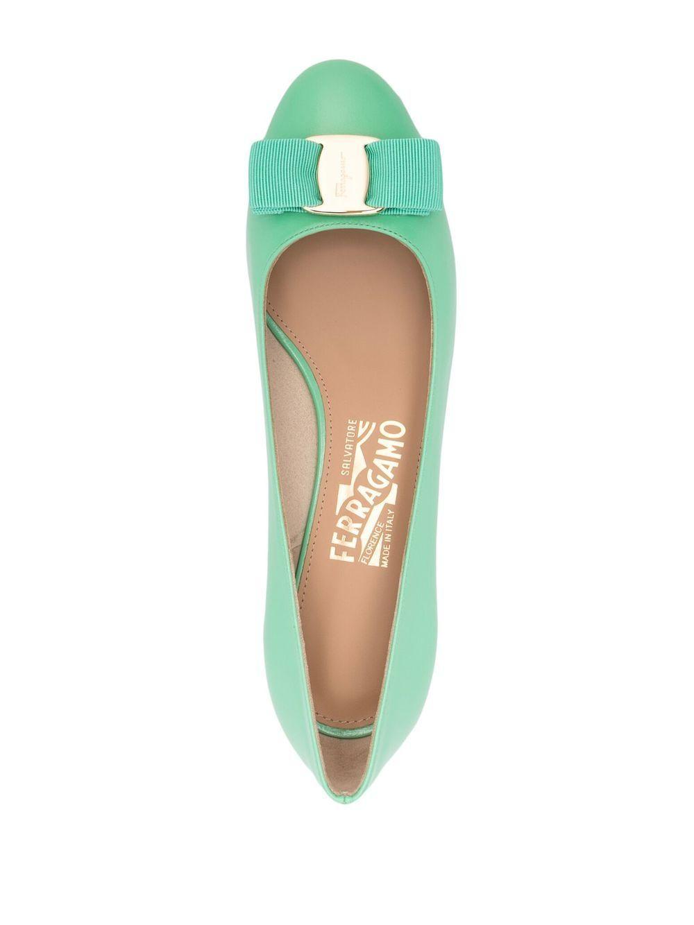 Vara leather pumps Product Image