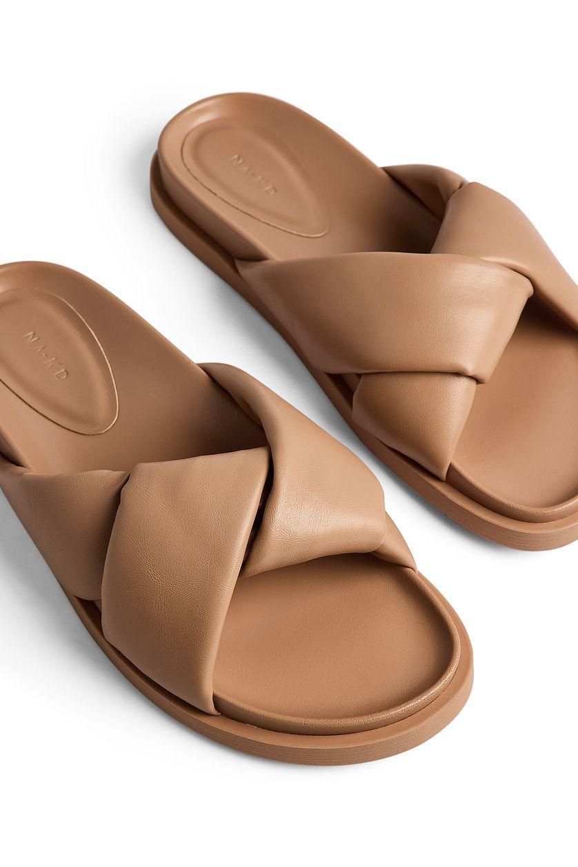 Twisted Puffy Slippers Product Image