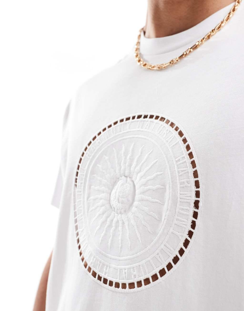 Bershka chest embroidered t-shirt in white  Product Image