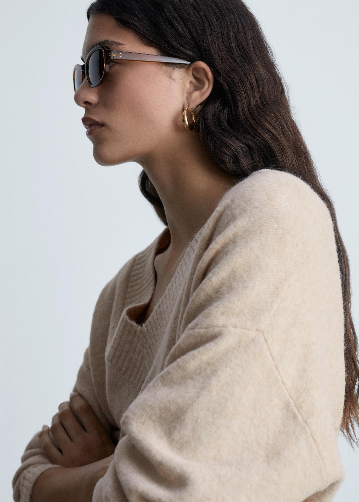 Oversized V-neck sweater - Women | MANGO USA Product Image