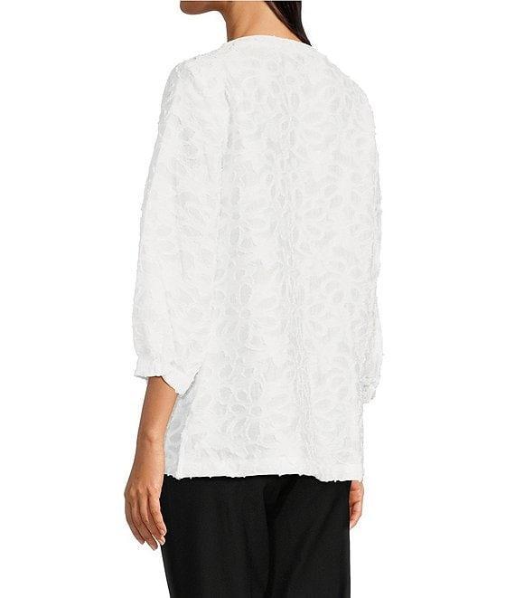 Ali Miles Petite Size Woven Clipped Jacquard Split V-Neck 3/4 Sleeve Tunic Product Image