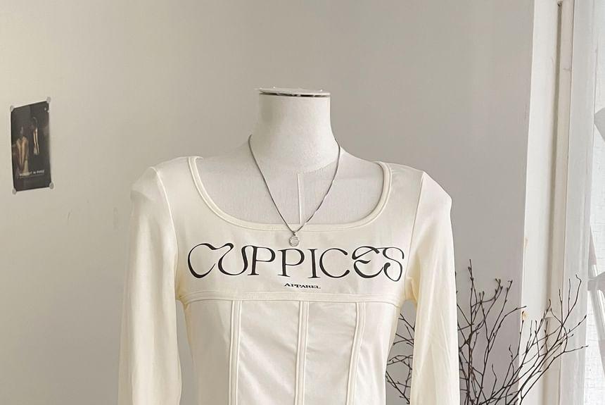 Long-Sleeve Scoop Neck Lettering T-Shirt Product Image