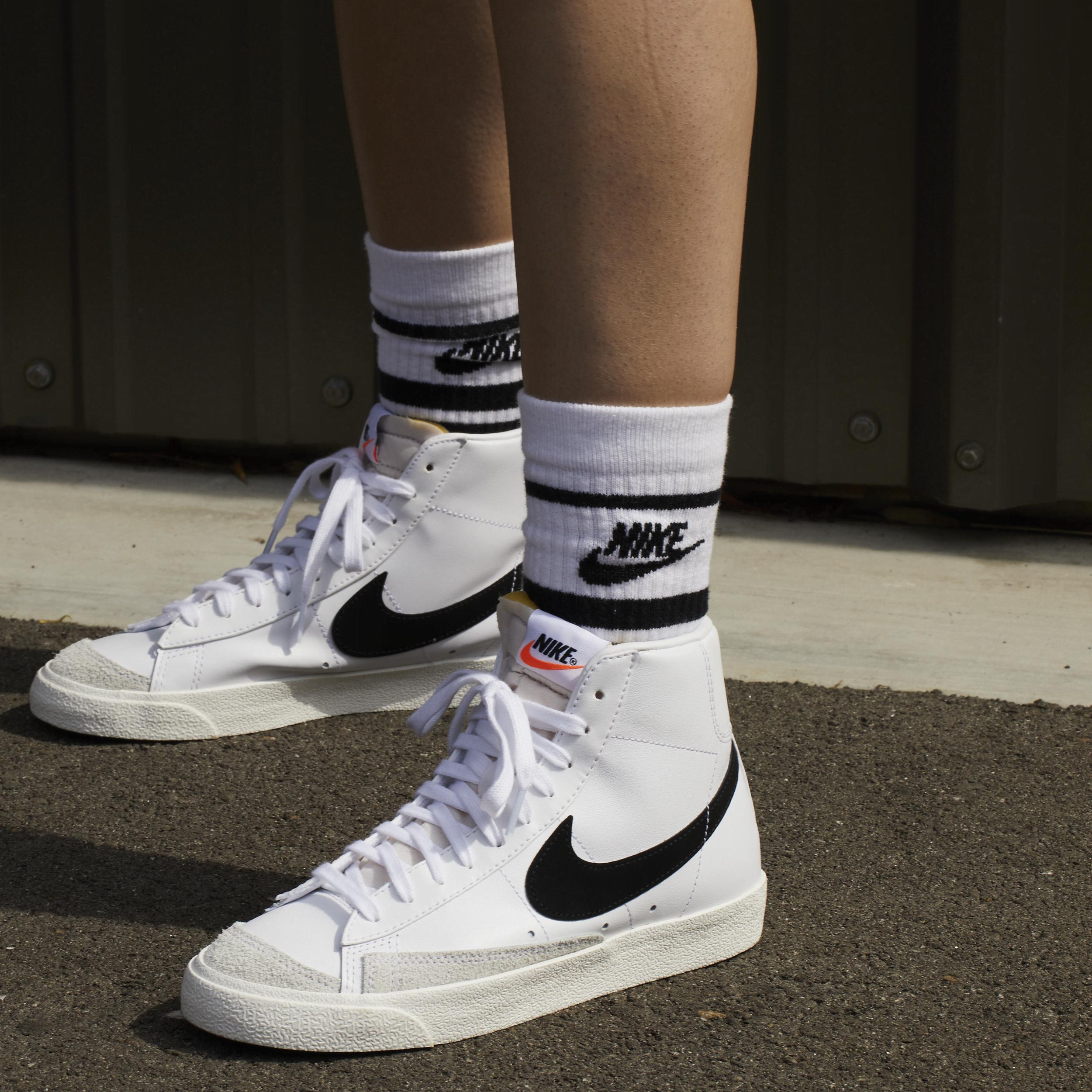 Nike Blazer Mid 77 sneakers Product Image
