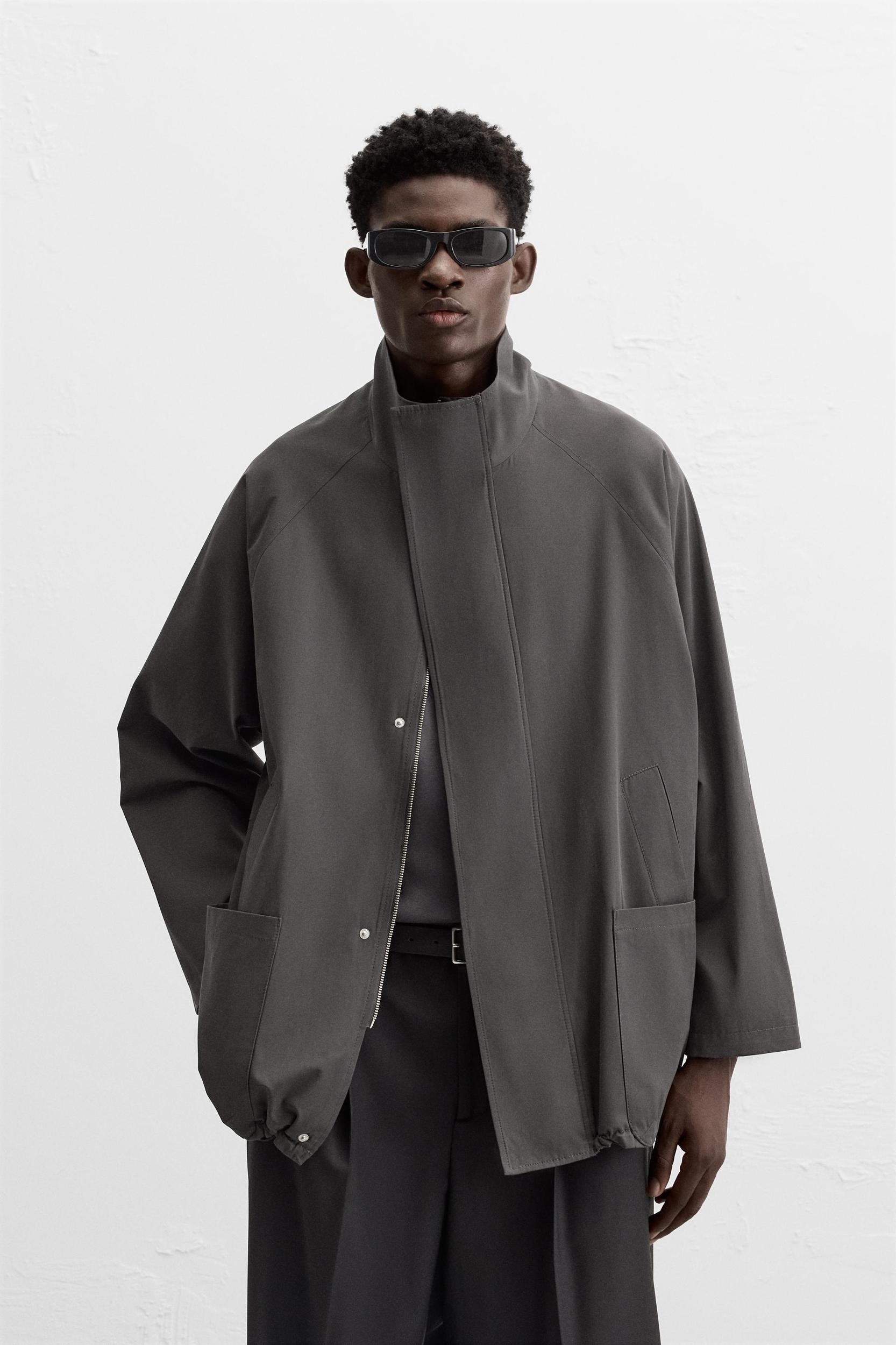 SHORT PARKA WITH POCKETS Product Image