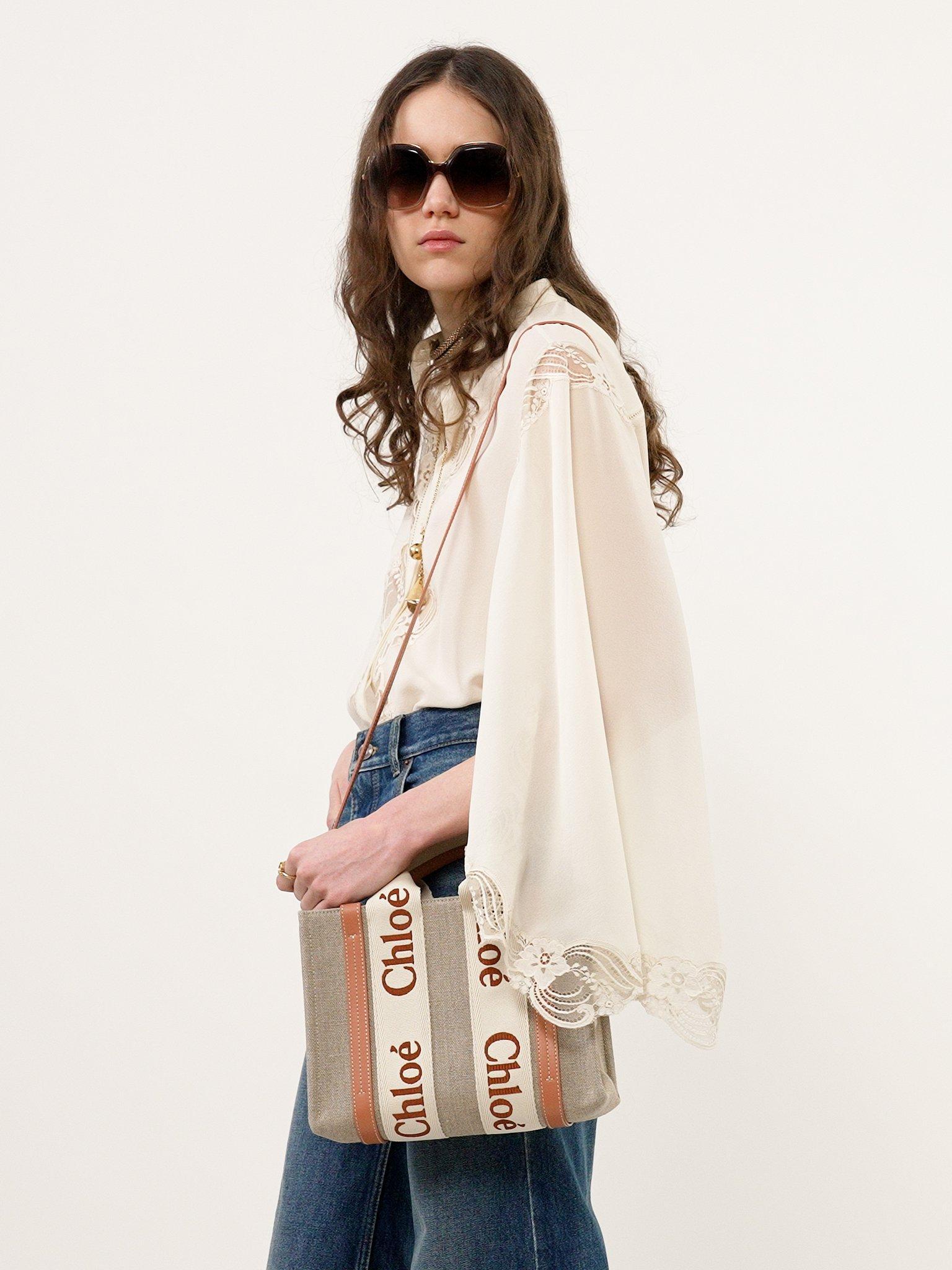 Small Woody tote bag in linen Product Image