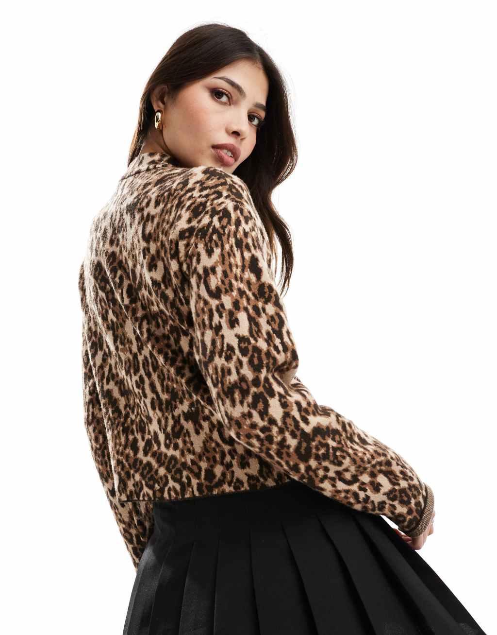 4th & Reckless knitted button through cardigan in leopard print Product Image