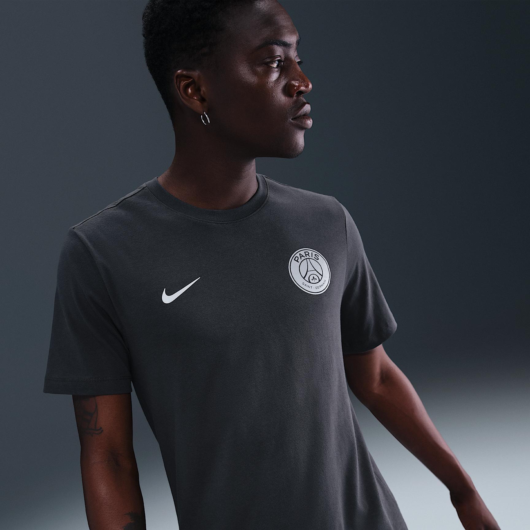 Paris Saint-Germain Men's Nike Soccer T-Shirt Product Image