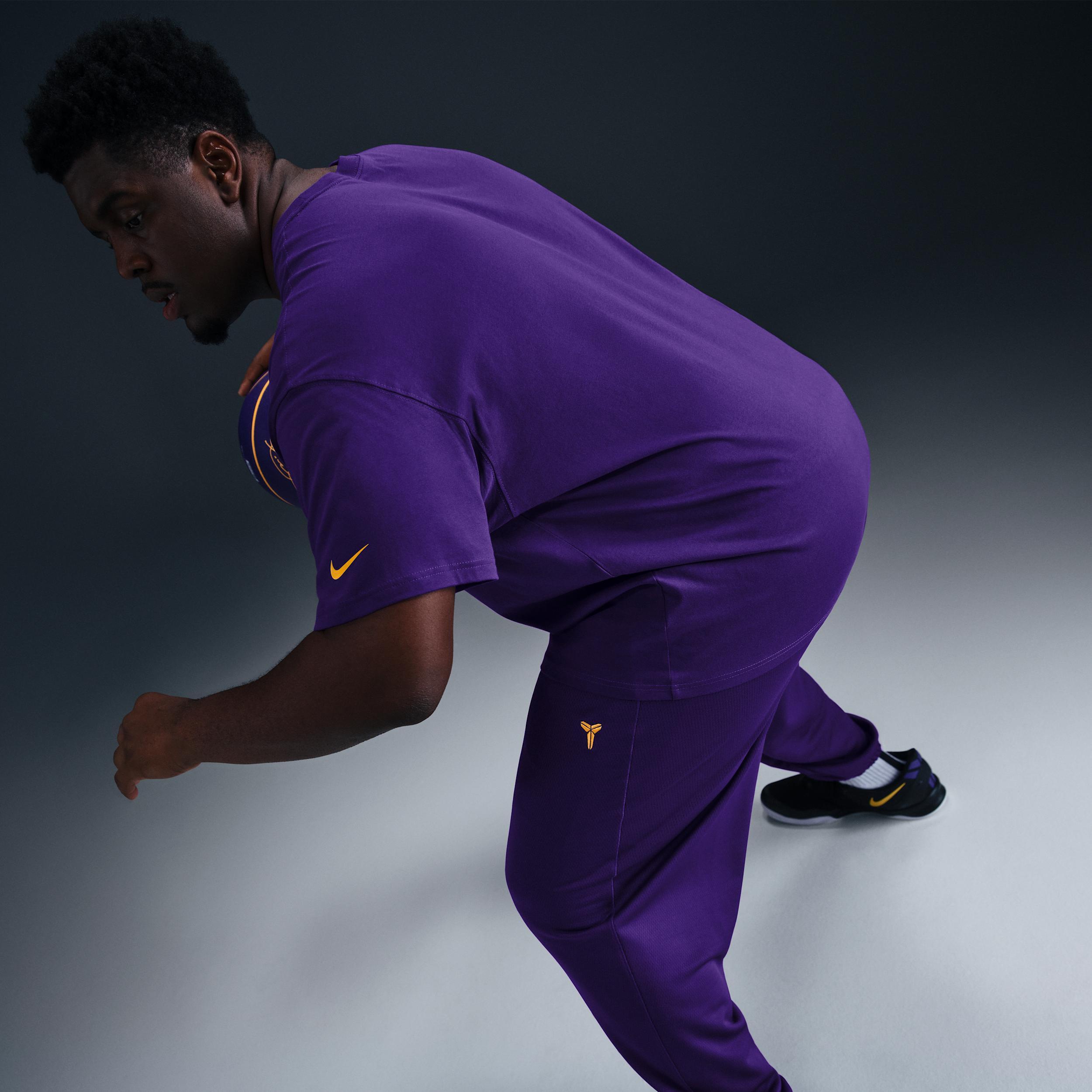 Nike Men's Kobe Therma-FIT Basketball Pants Product Image