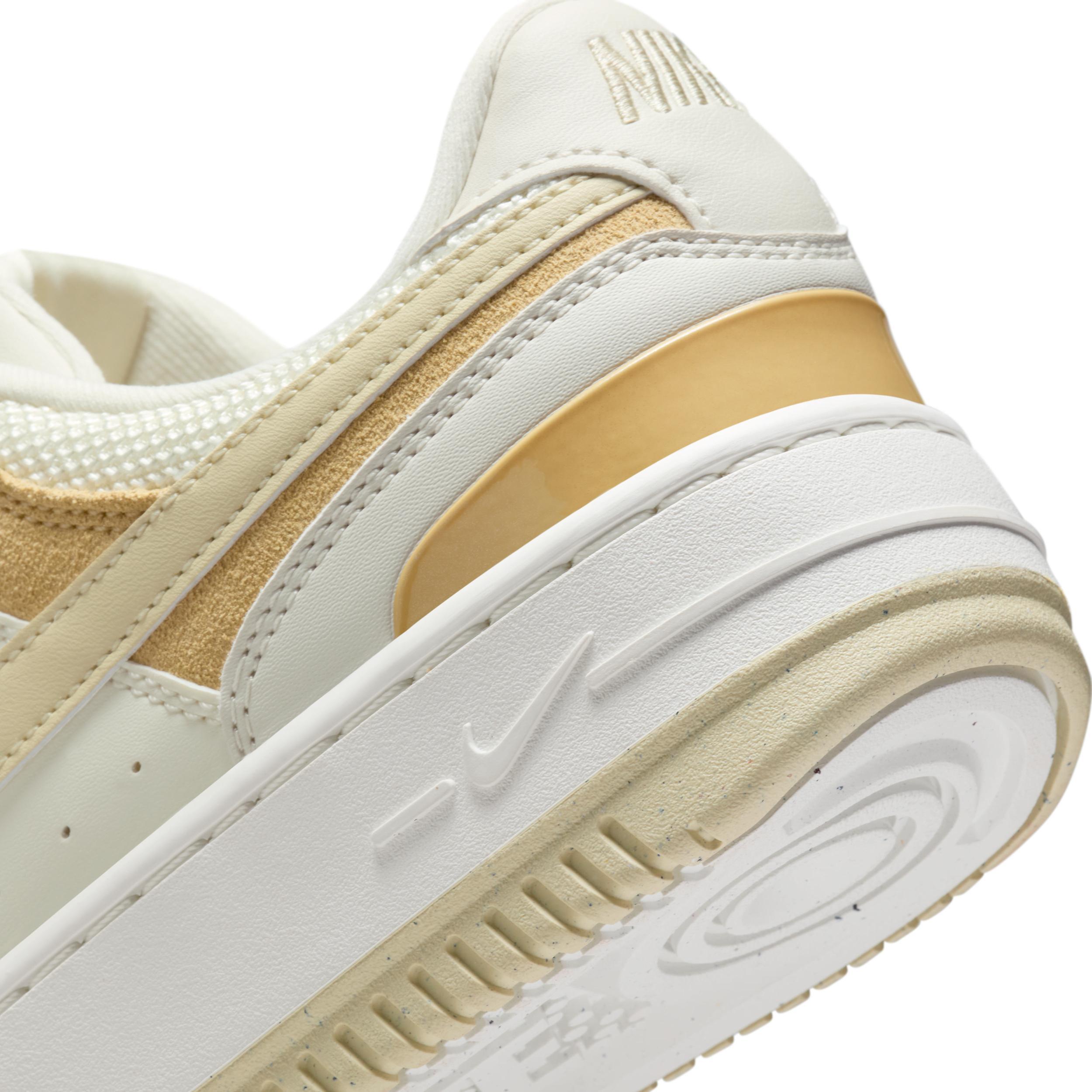 Nike Women's Gamma Force Shoes Product Image