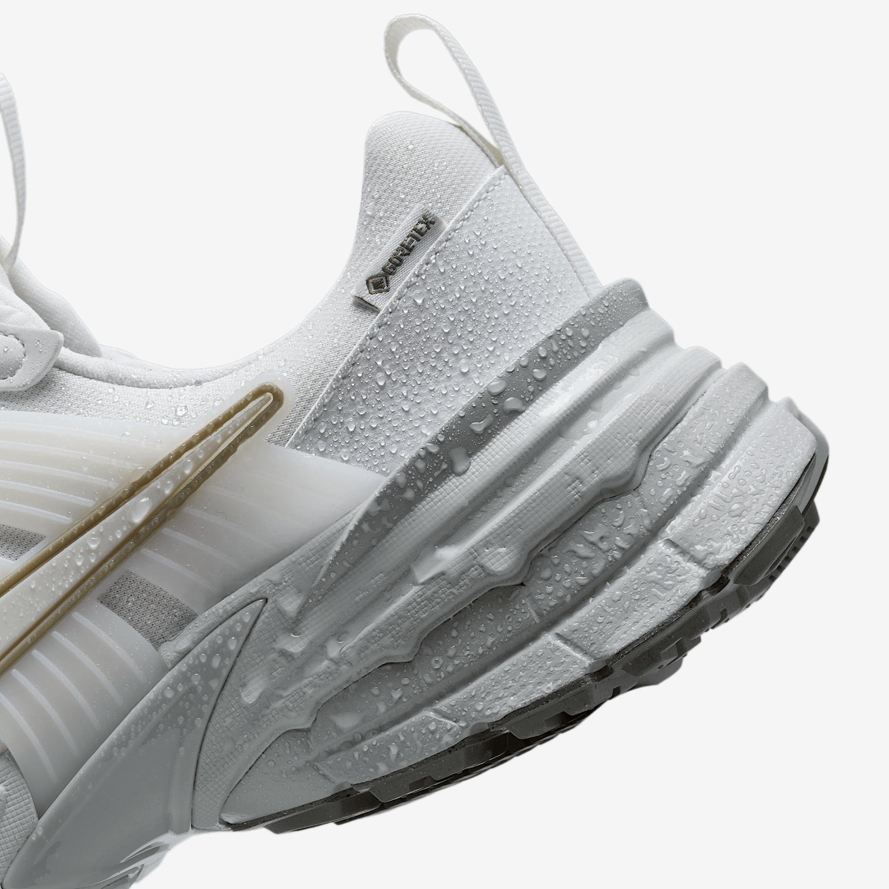 Nike Women's V2K Run GORE-TEX Waterproof Shoes Product Image