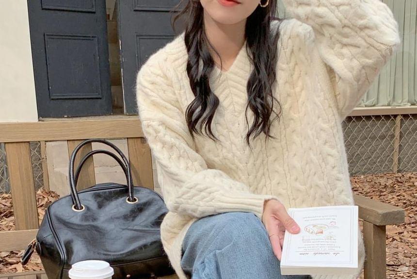 Long-Sleeve V-Neck Plain Cable Knit Sweater Product Image