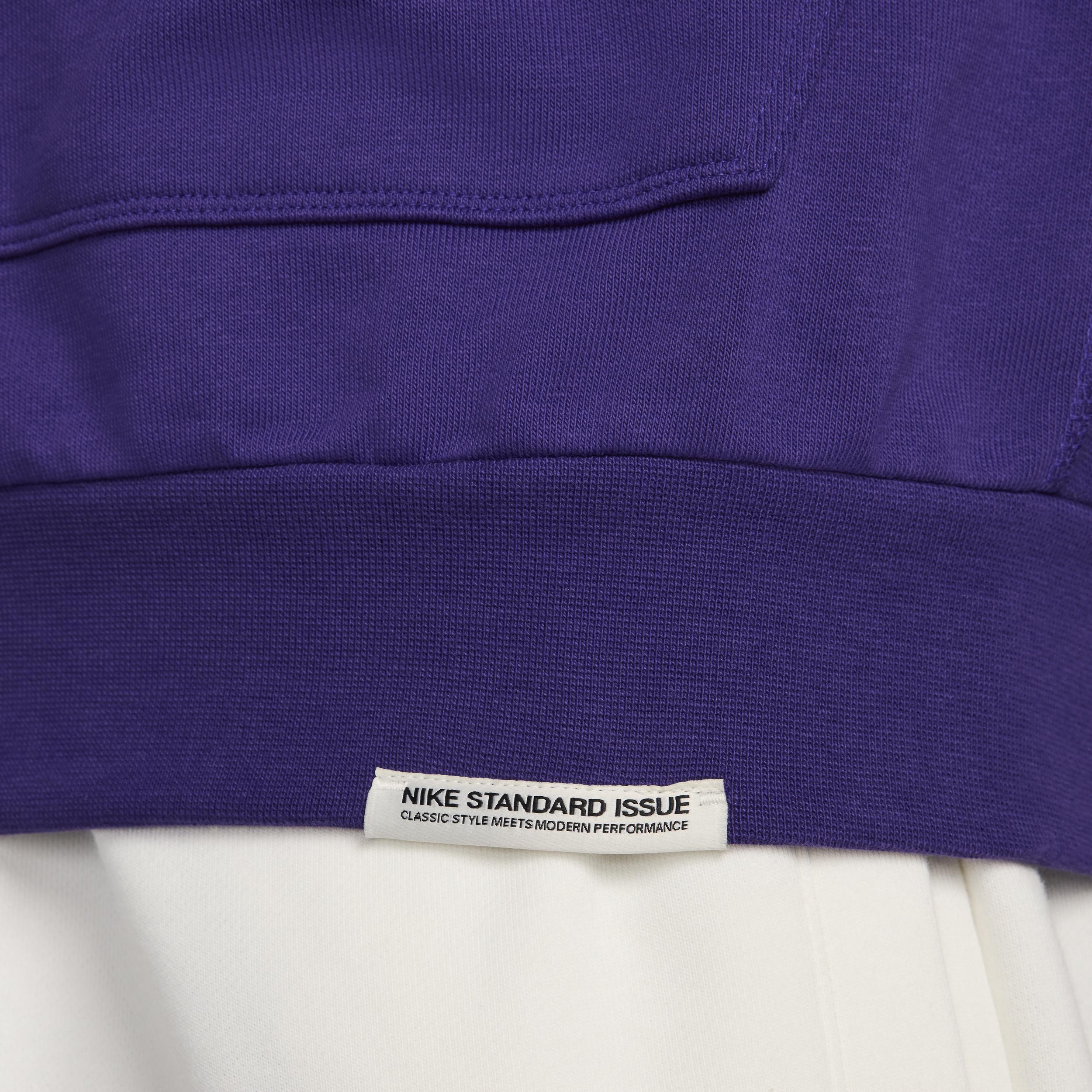 Nike Men's Standard Issue Basketball Pullover Hoodie Product Image