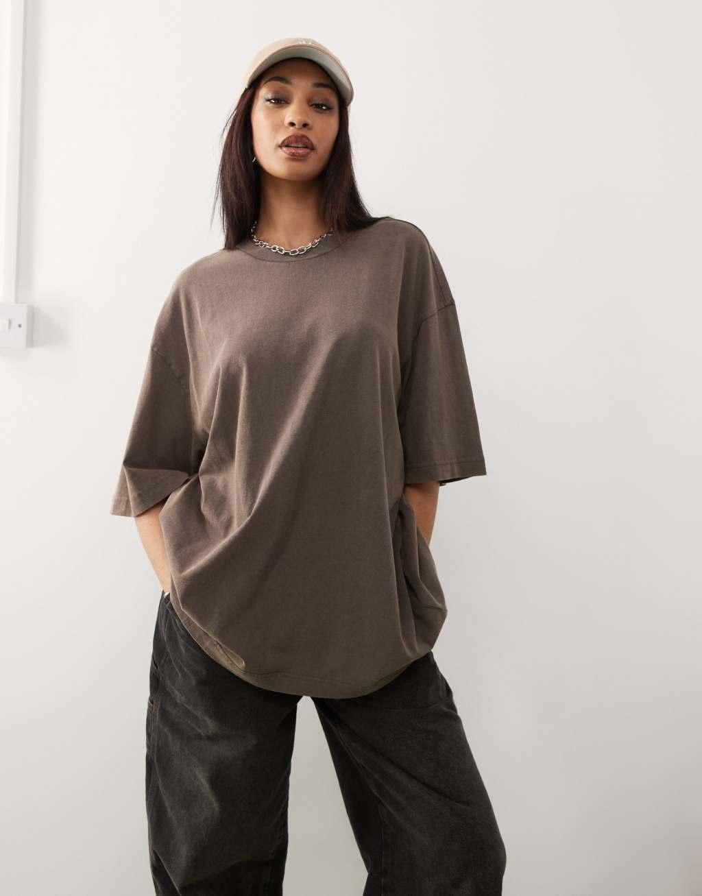 Weekday Frida oversized T-shirt in washed mole Product Image
