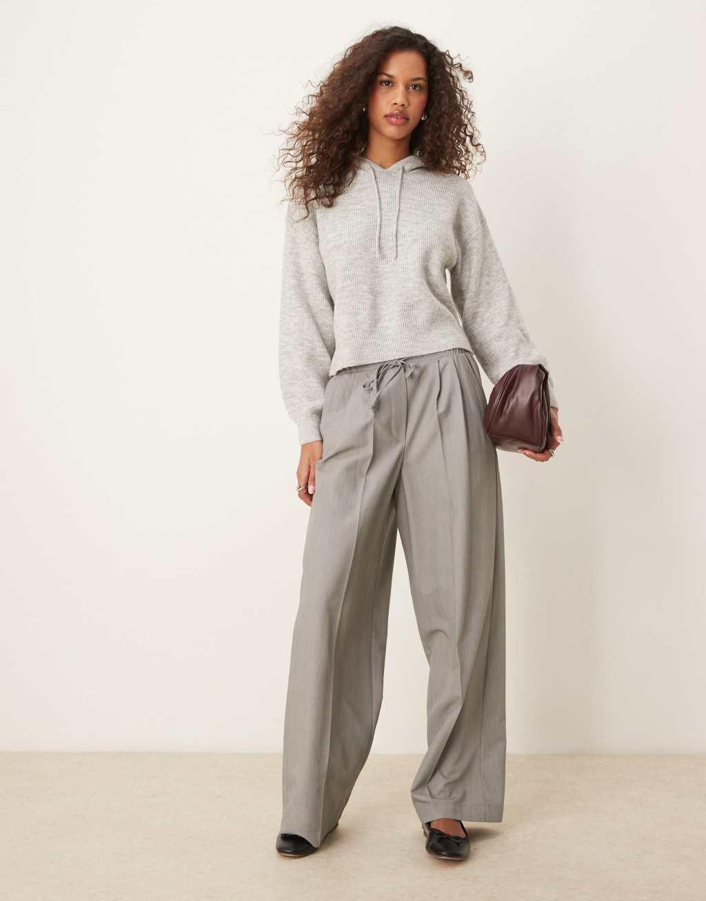 JDY knitted hoodie in gray melange  Product Image