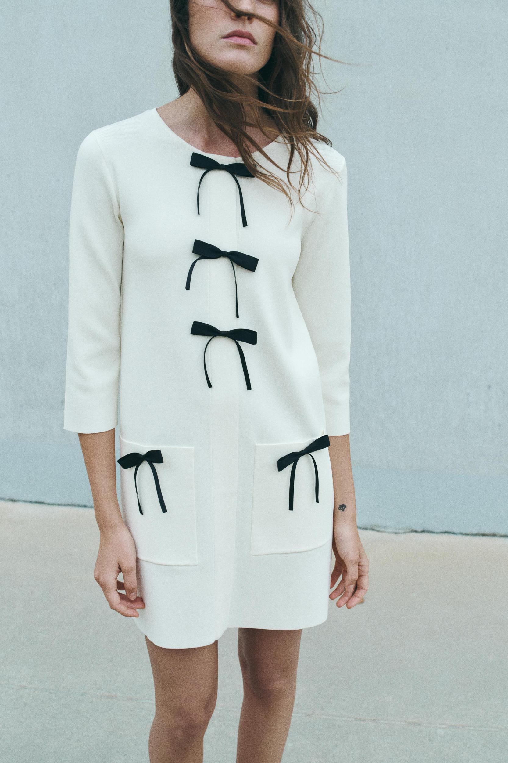 SHORT KNIT DRESS WITH BOWS Product Image