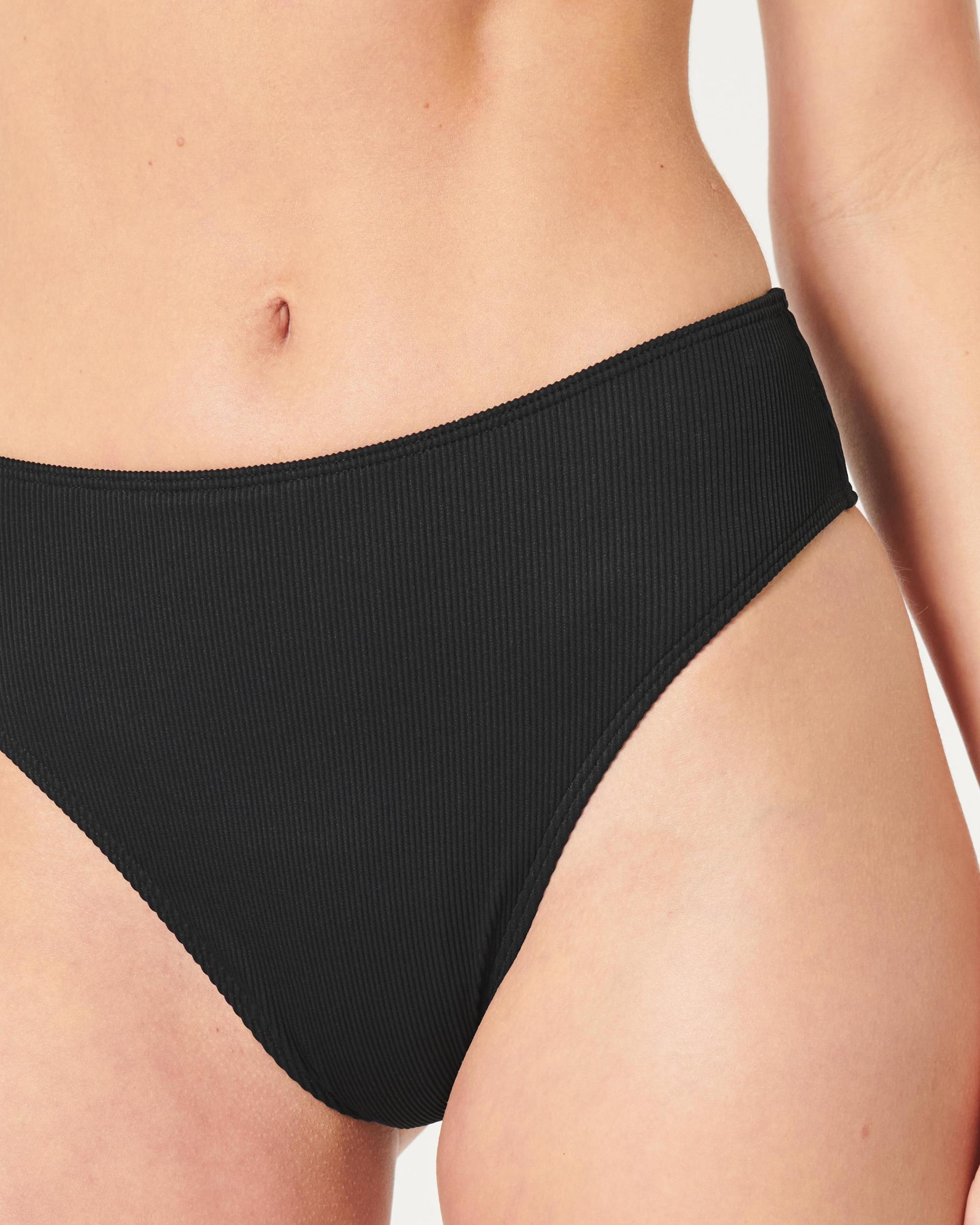 Clothing for Women & Men | Teen Clothing | Hollister Co. Product Image