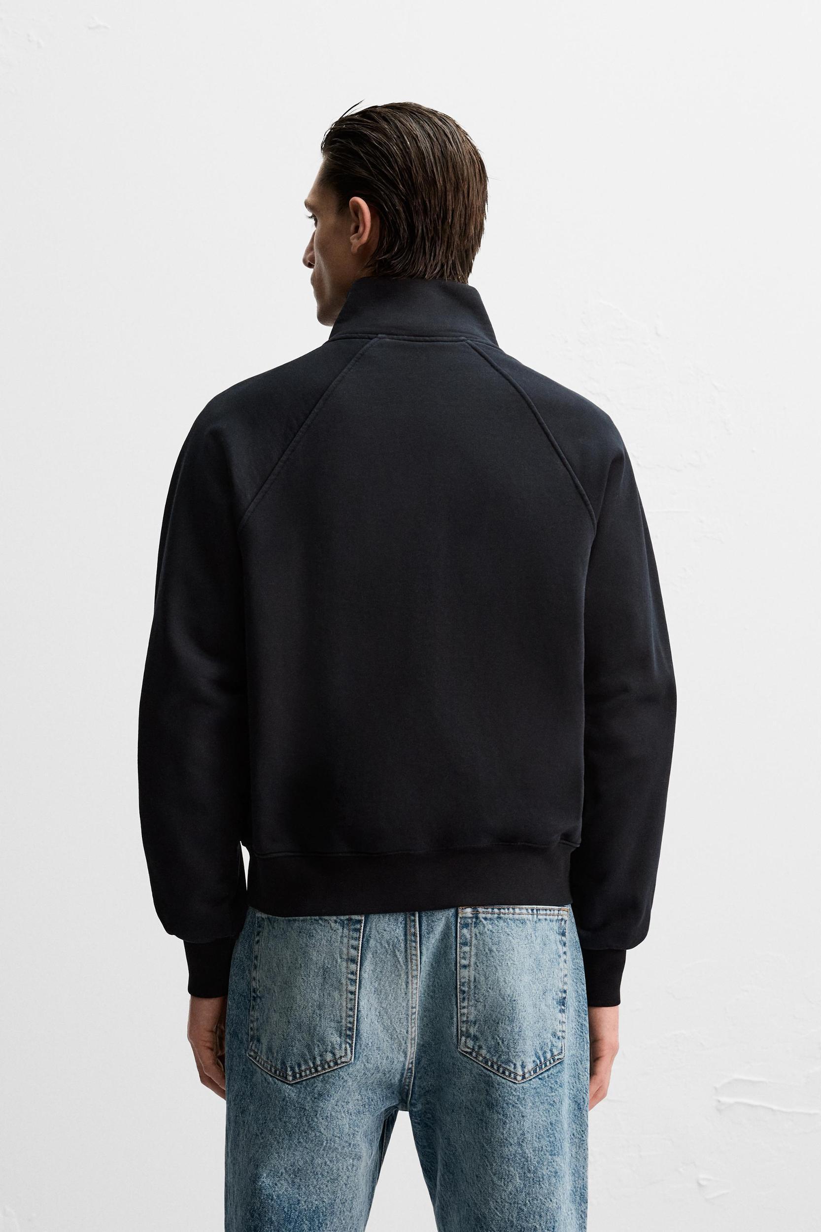ZIPPERED HEAVY WEIGHT SWEATSHIRT Product Image
