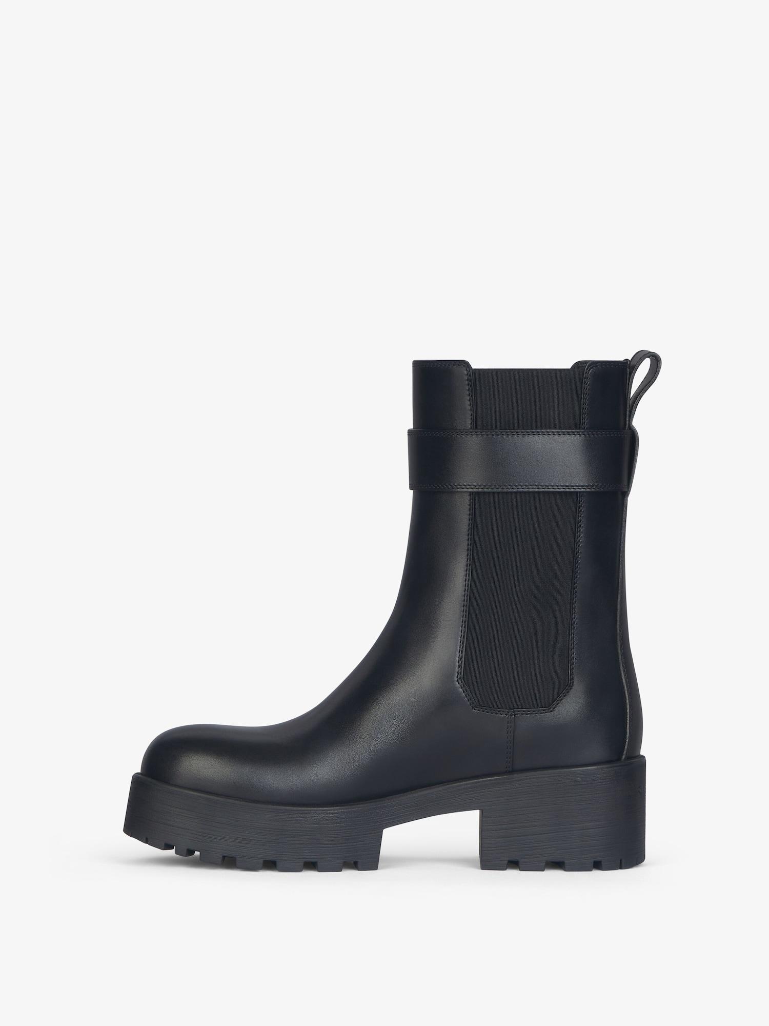 Voyou Chelsea boots in leather Product Image