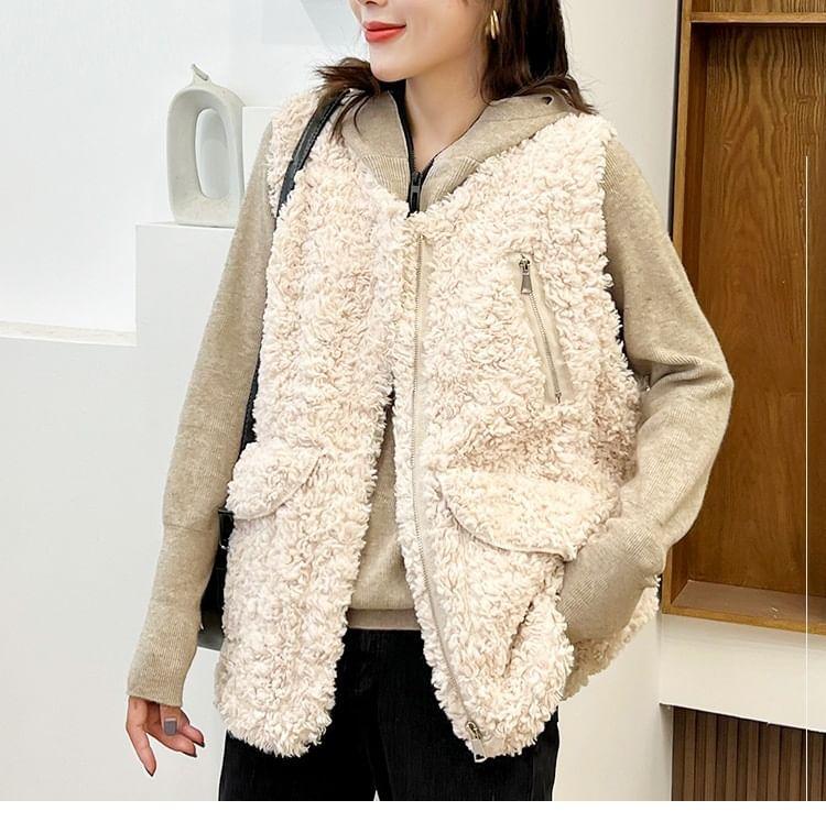 Fluffy Zip Vest Product Image