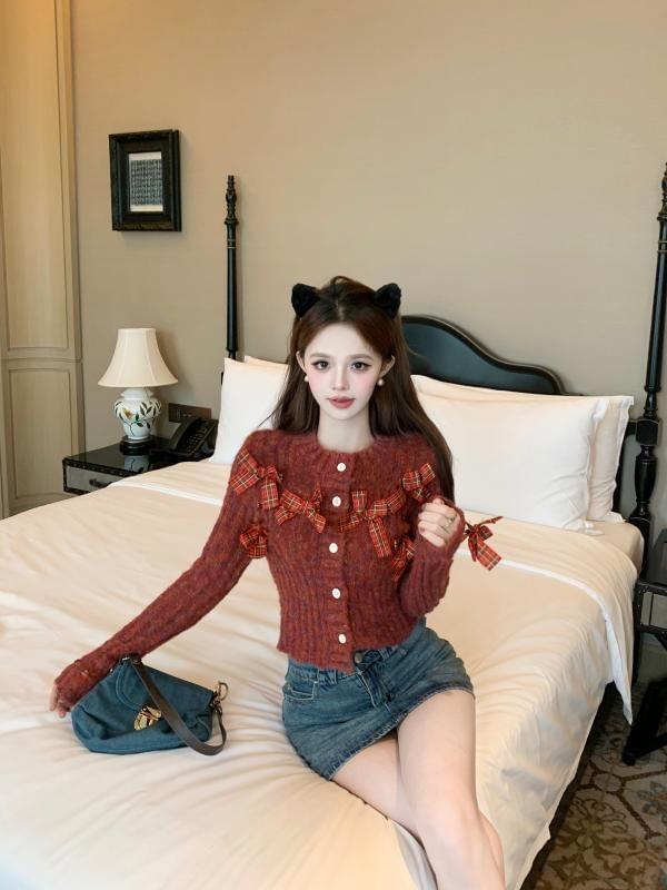 Crew Neck Bow Melange Cardigan Product Image