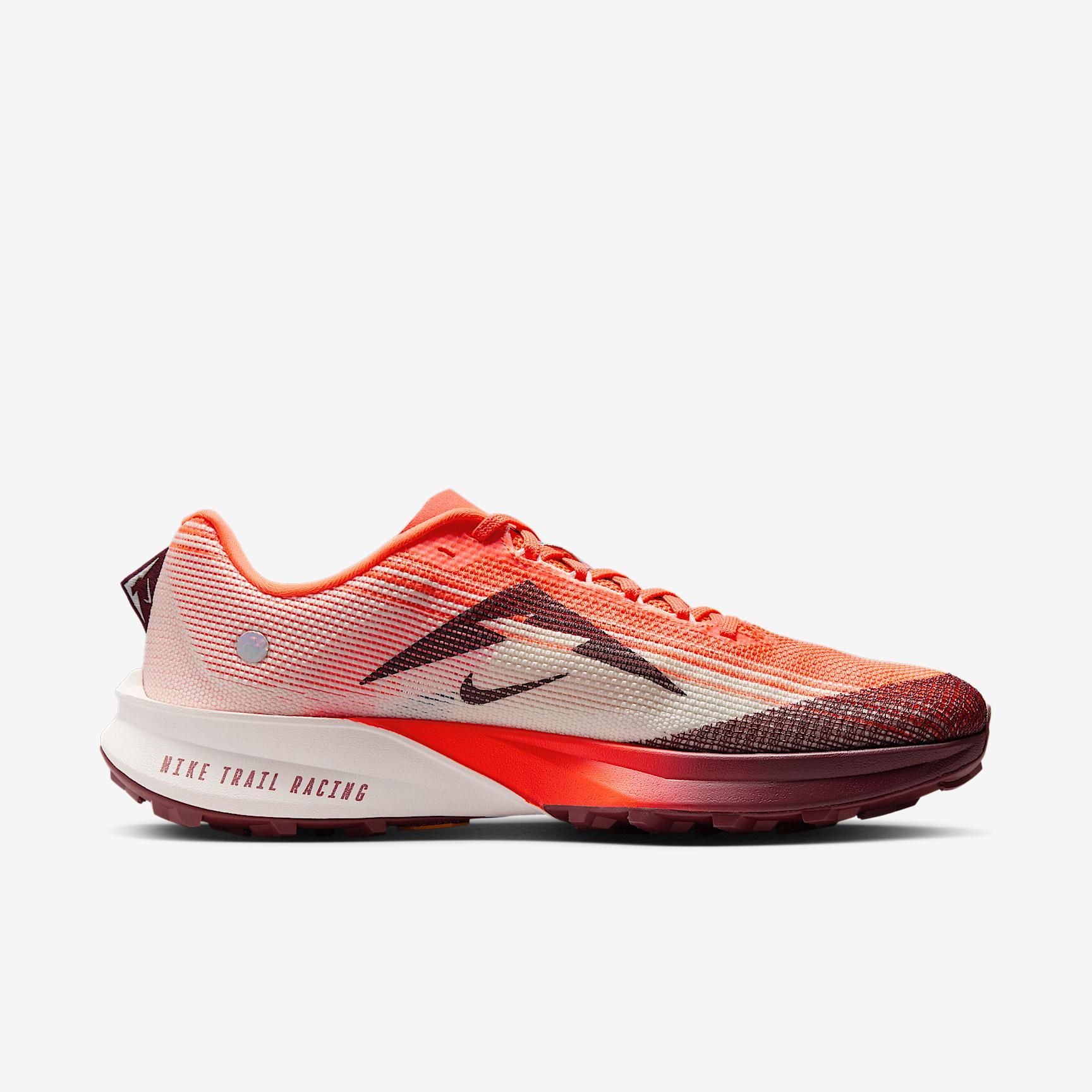 Nike Men's Kiger 10 Trail Running Shoes Product Image