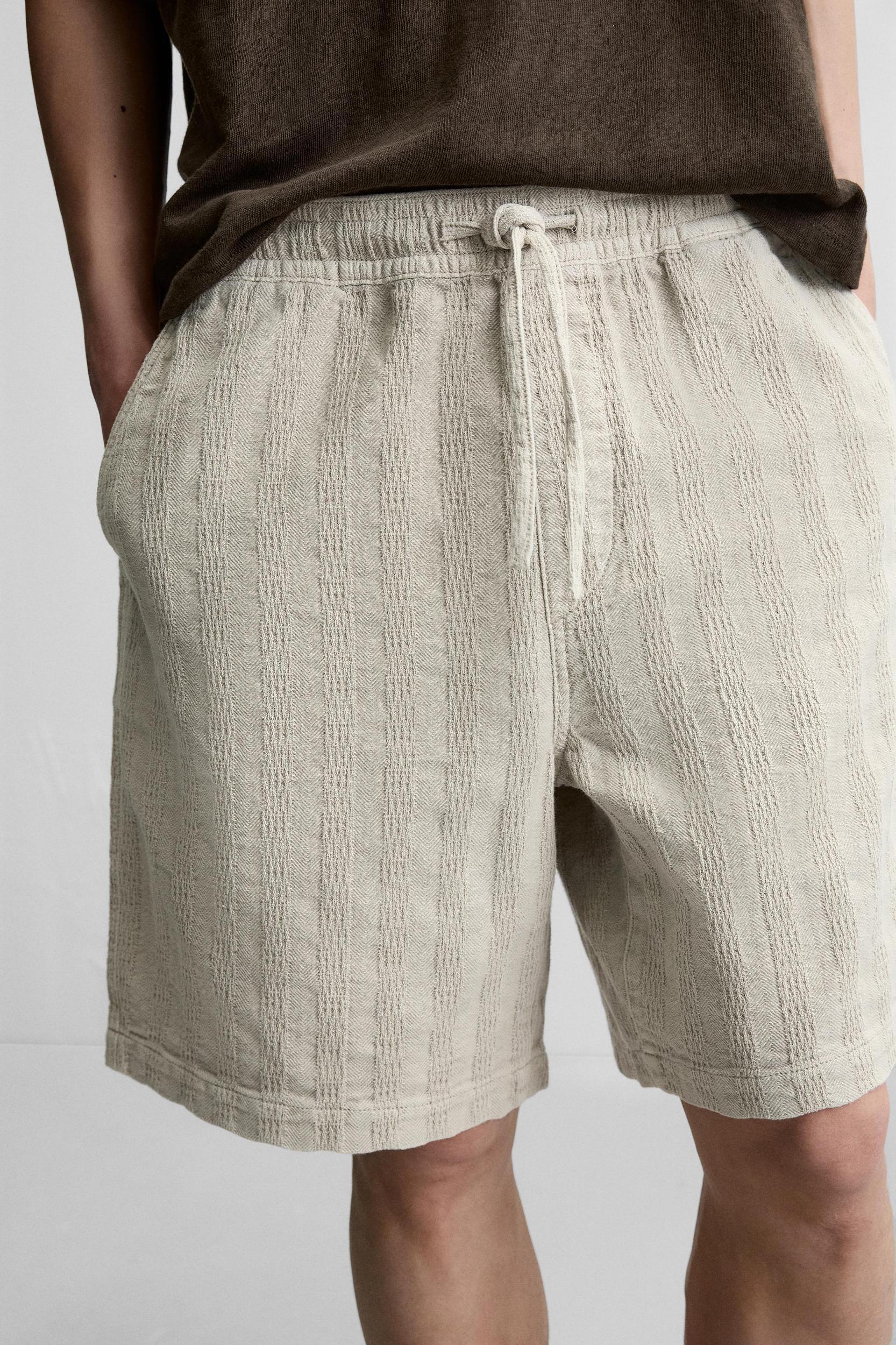 STRIPED JACQUARD SHORTS Product Image