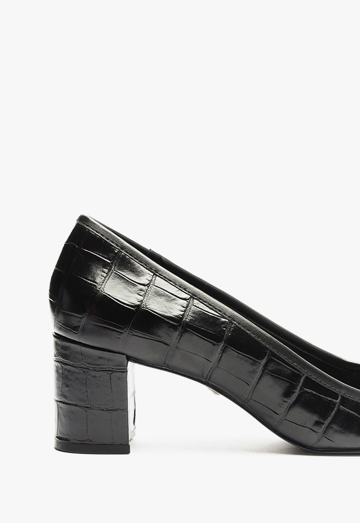 Arissa Pump Product Image