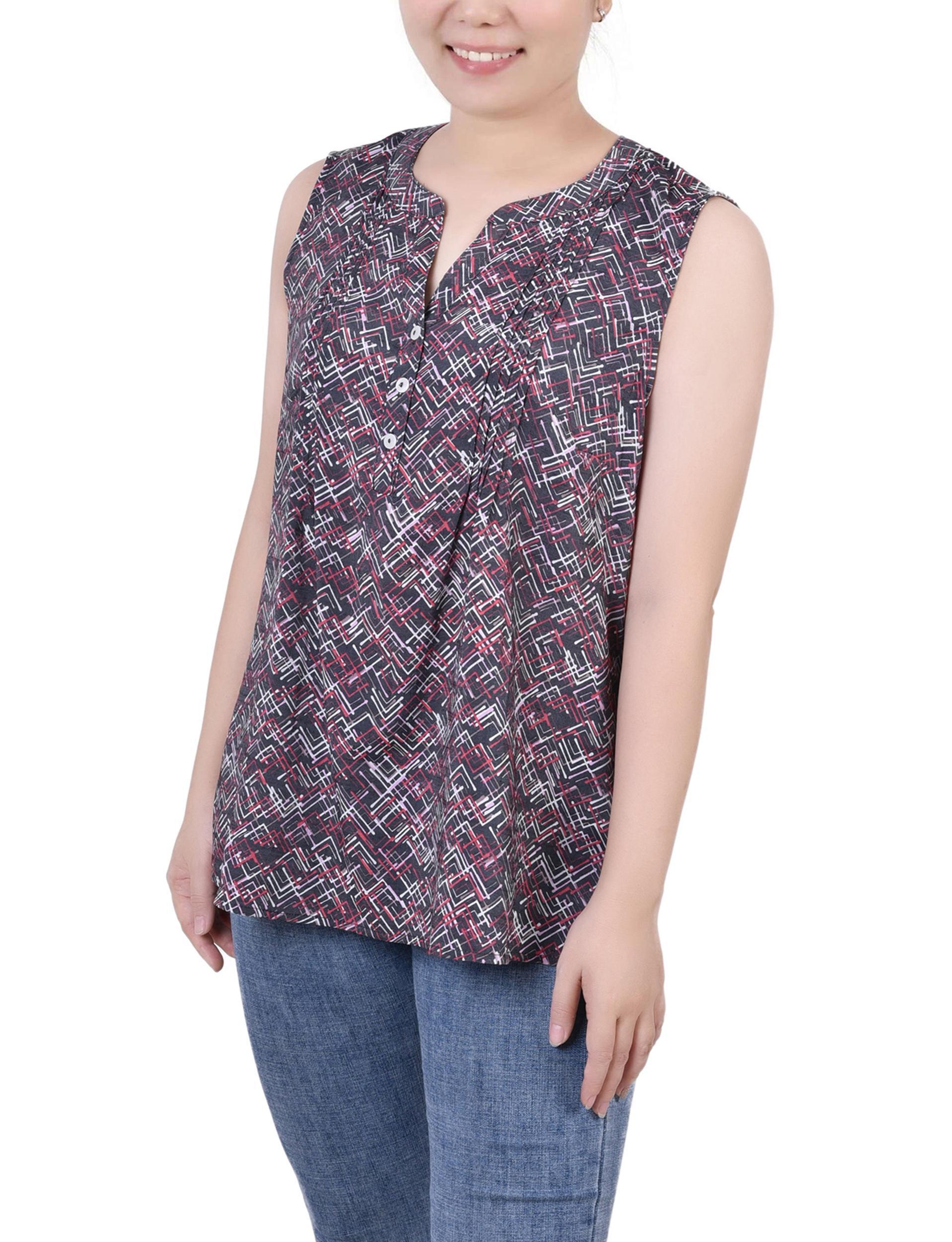 Black Red Chervon Sleeveless Pintucked Blouse Product Image