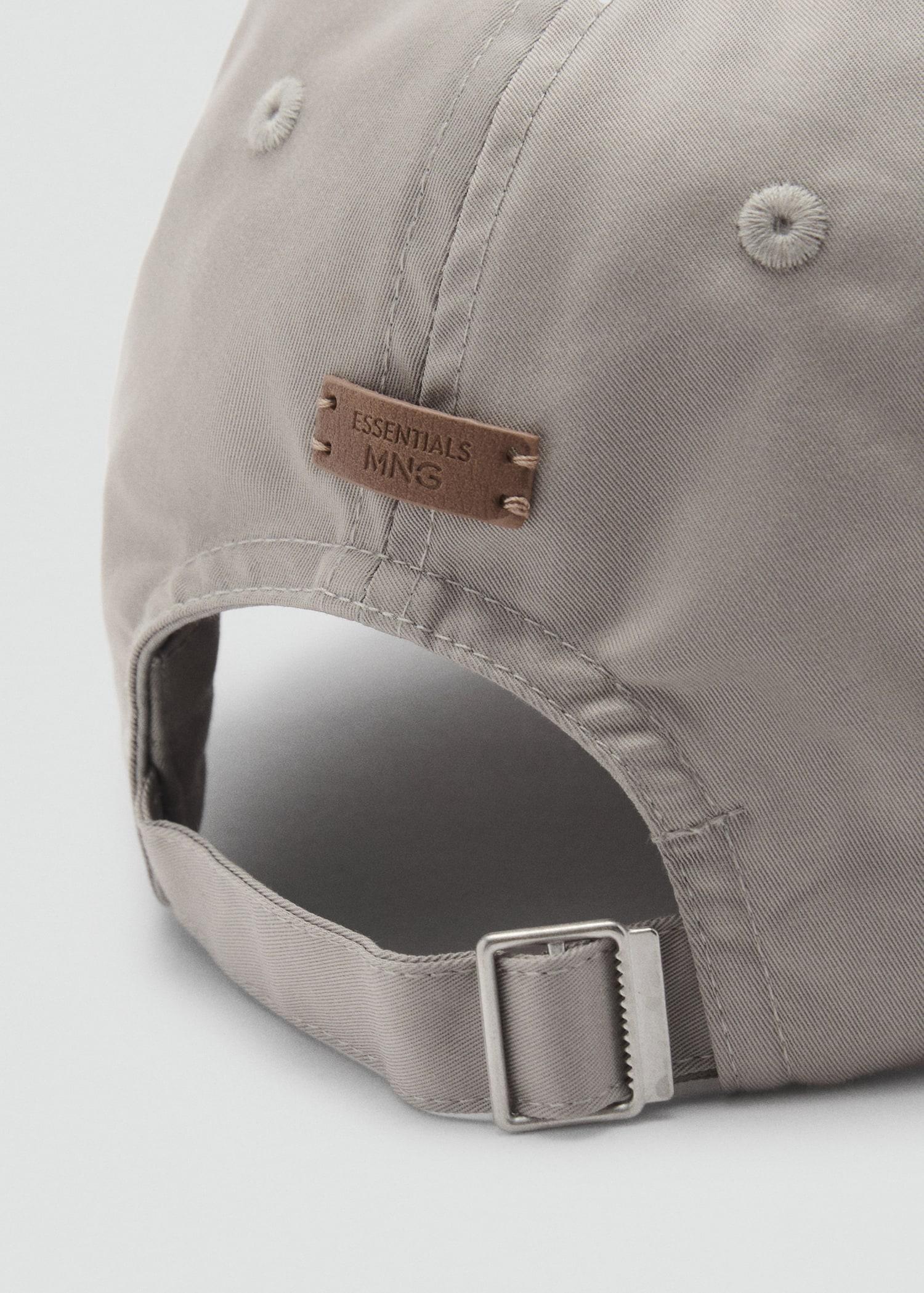 Cotton visor cap - Men | MANGO USA Product Image