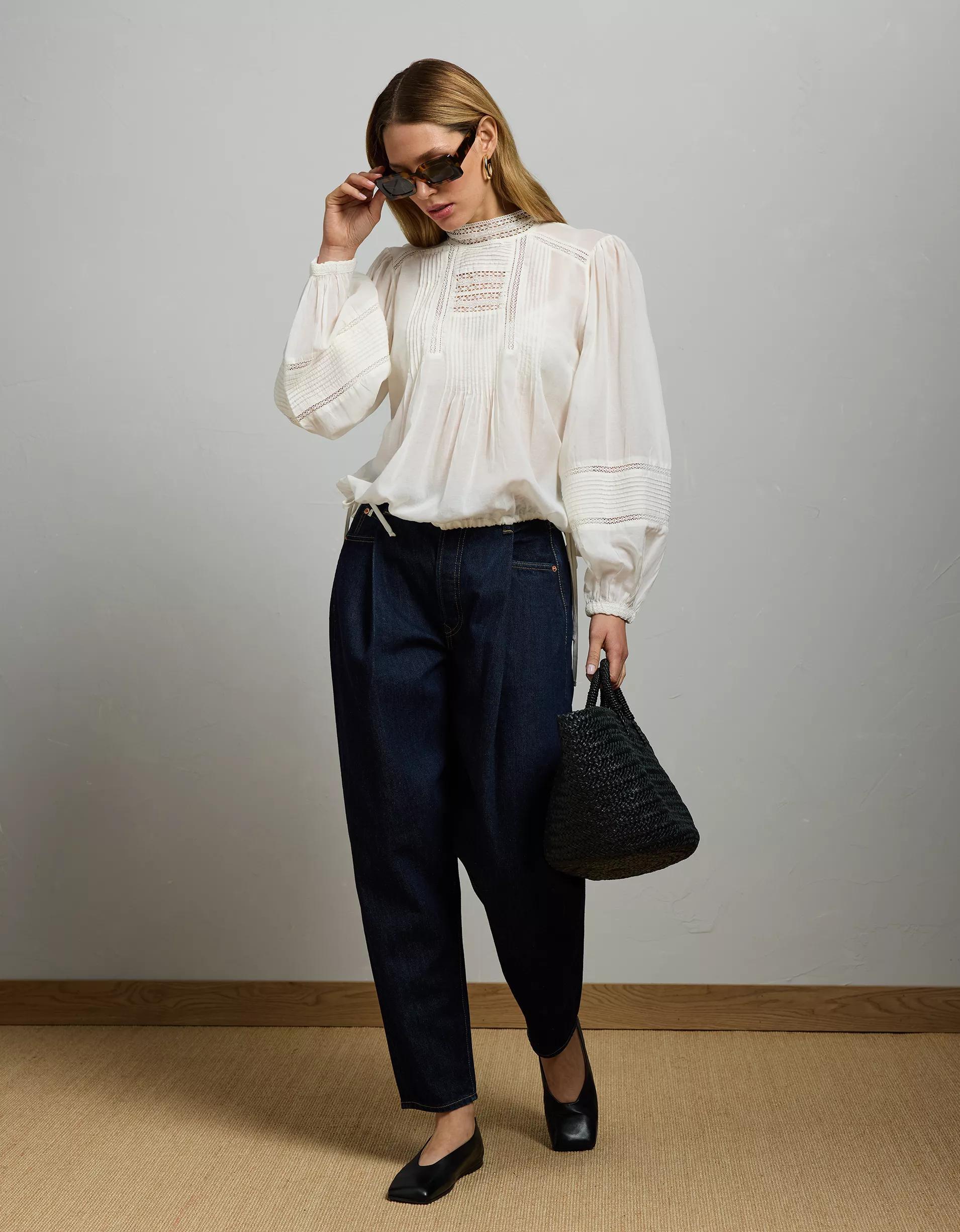 AE77 Premium Lace Peasant Blouse Product Image