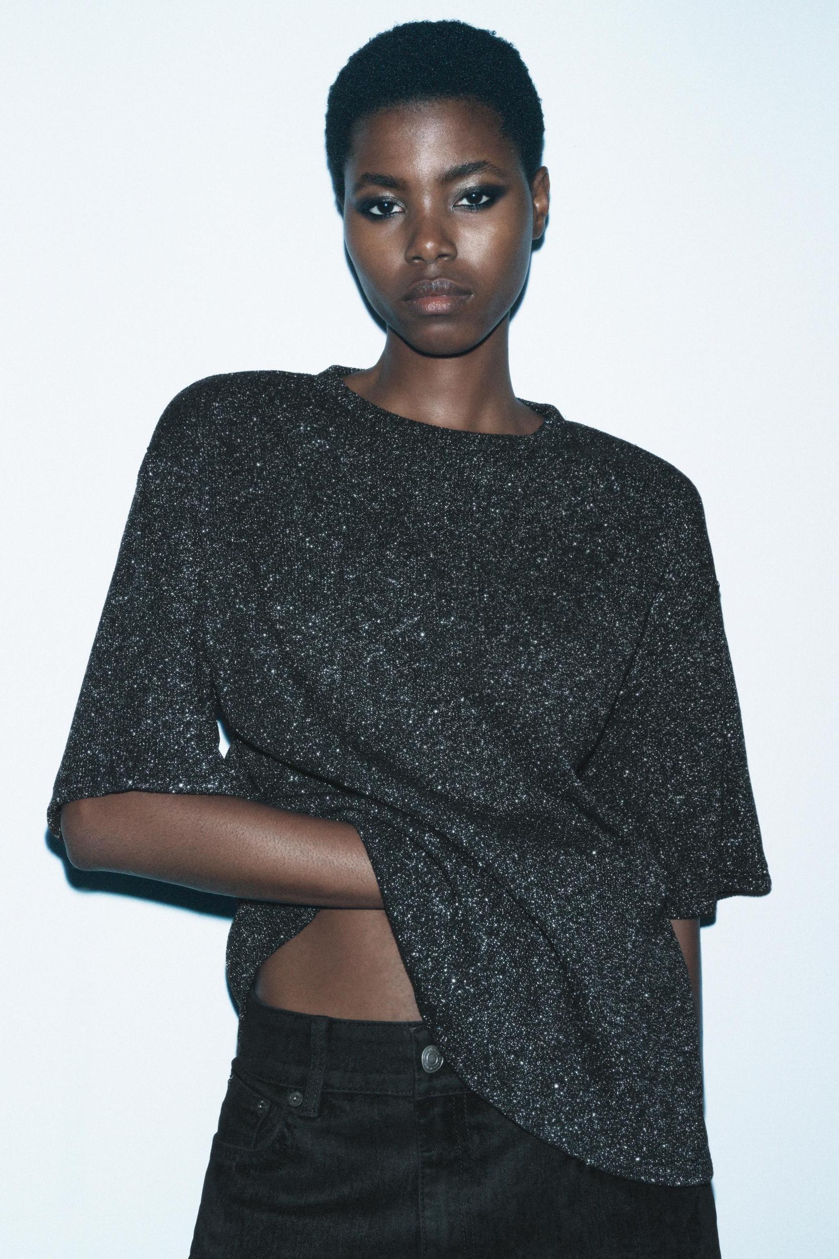 METALLIC THREAD SHORT SLEEVE TOP Product Image