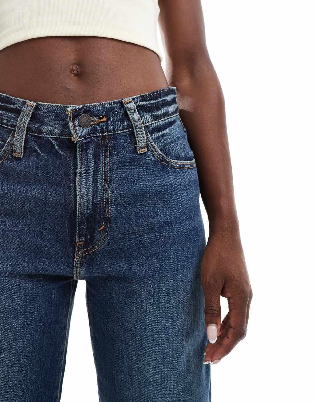 Levi's 94 baggy jeans in mid blue Product Image