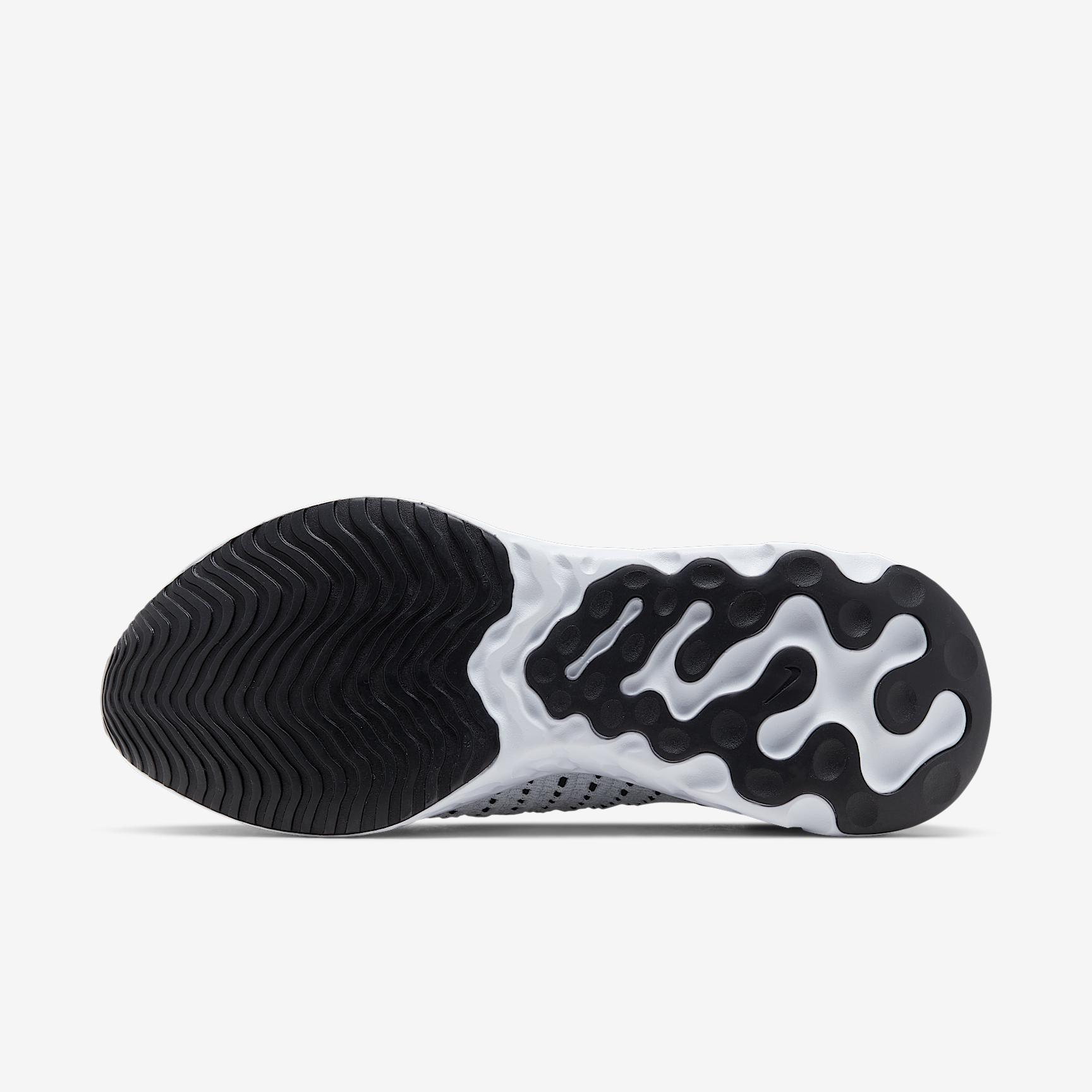 Nike Mens React Phantom Run Flyknit 2 Running Shoes in True White/Black/Pure Platinum Product Image