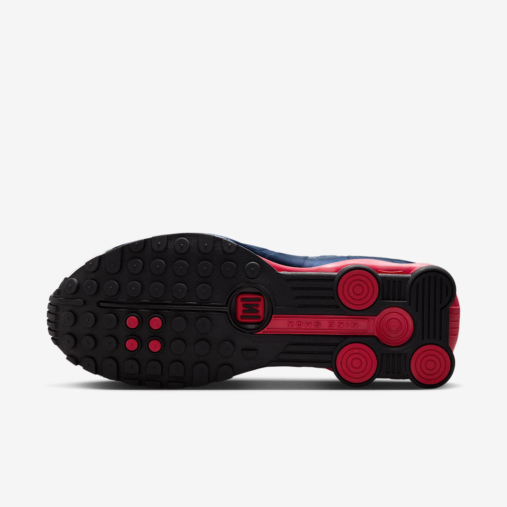 Nike Men's Shox R4 Shoes Product Image