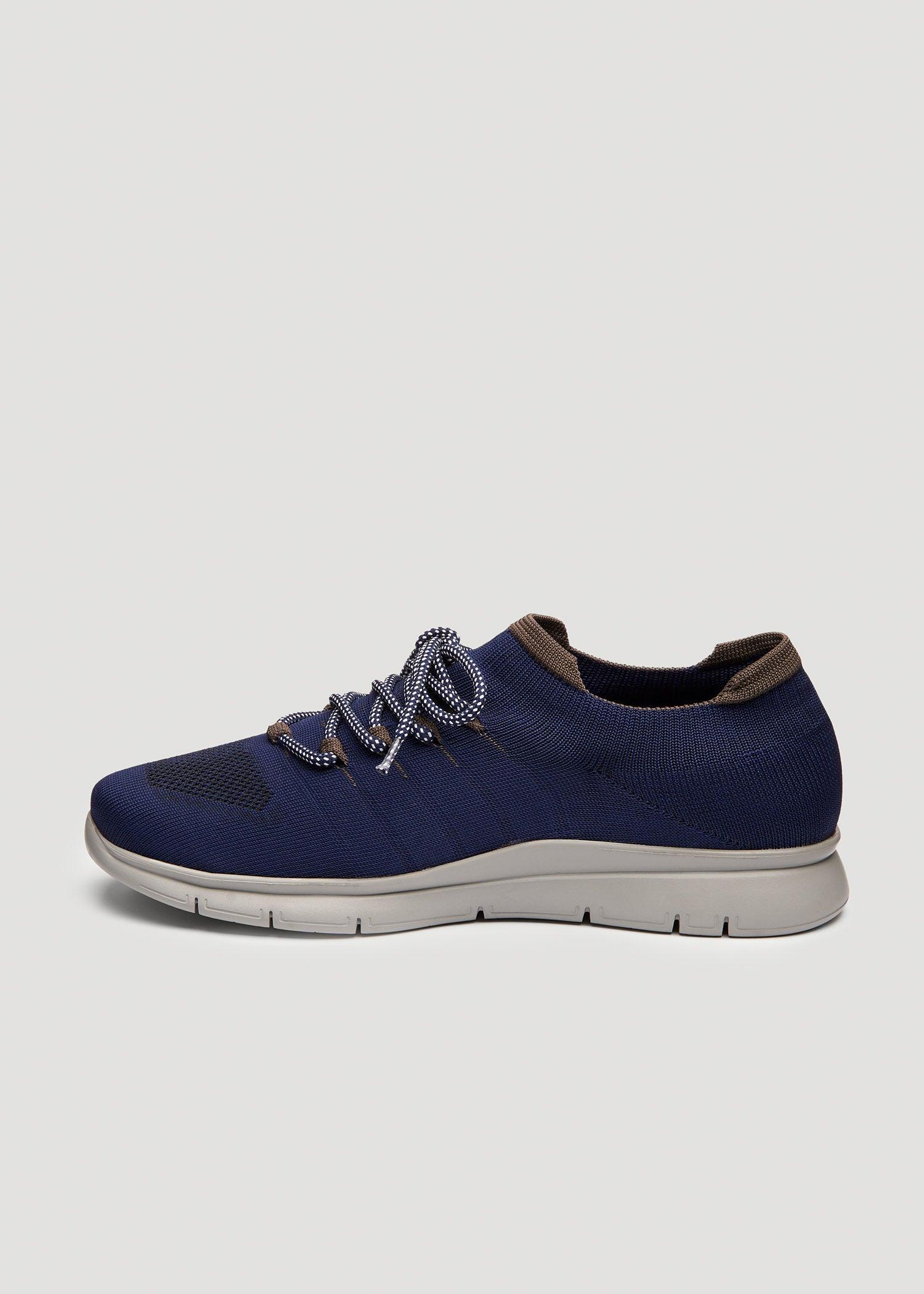 Tall Men's Knit Running Shoes in Navy Product Image
