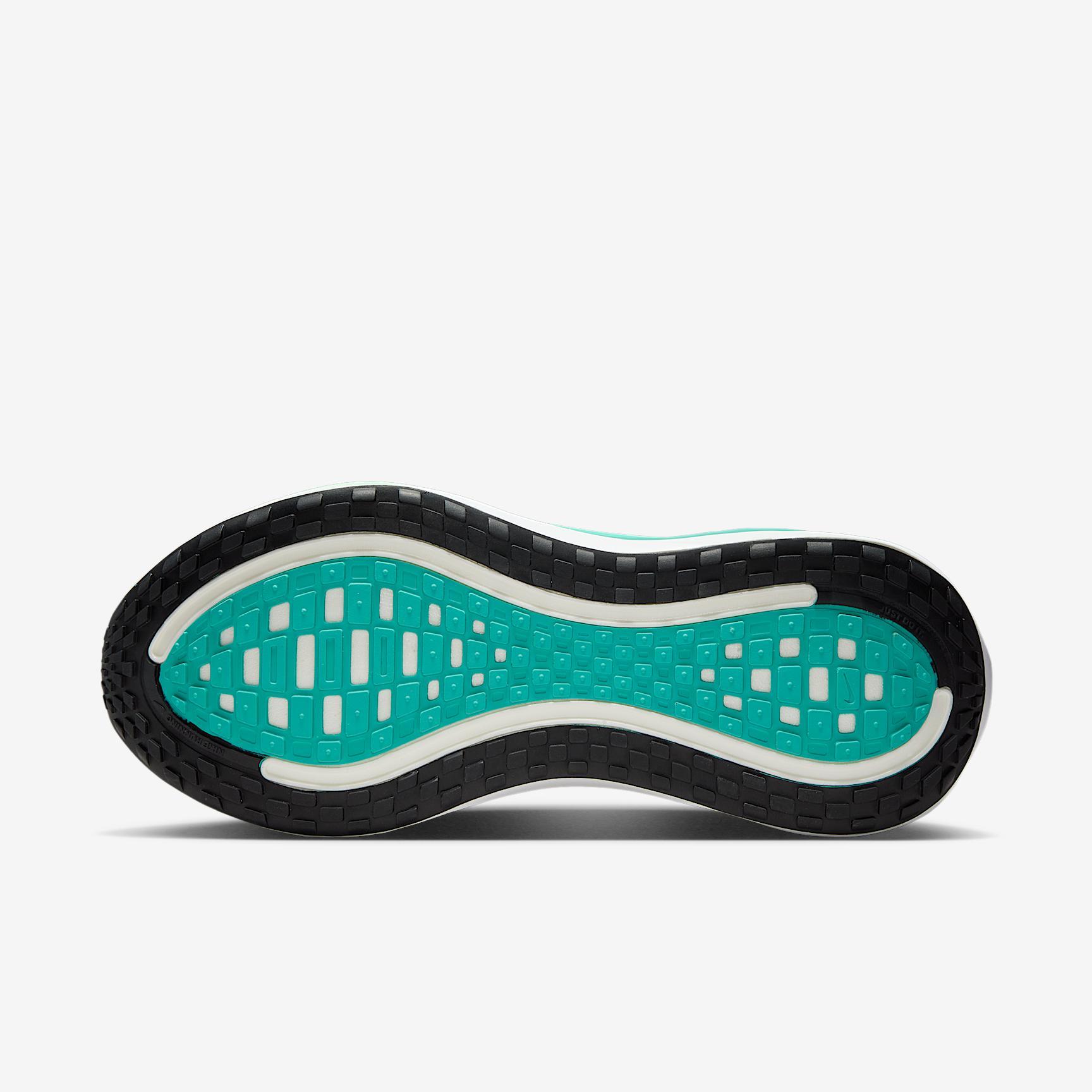 Nike Women's Vomero Plus Road Running Shoes (Extra Wide) Product Image