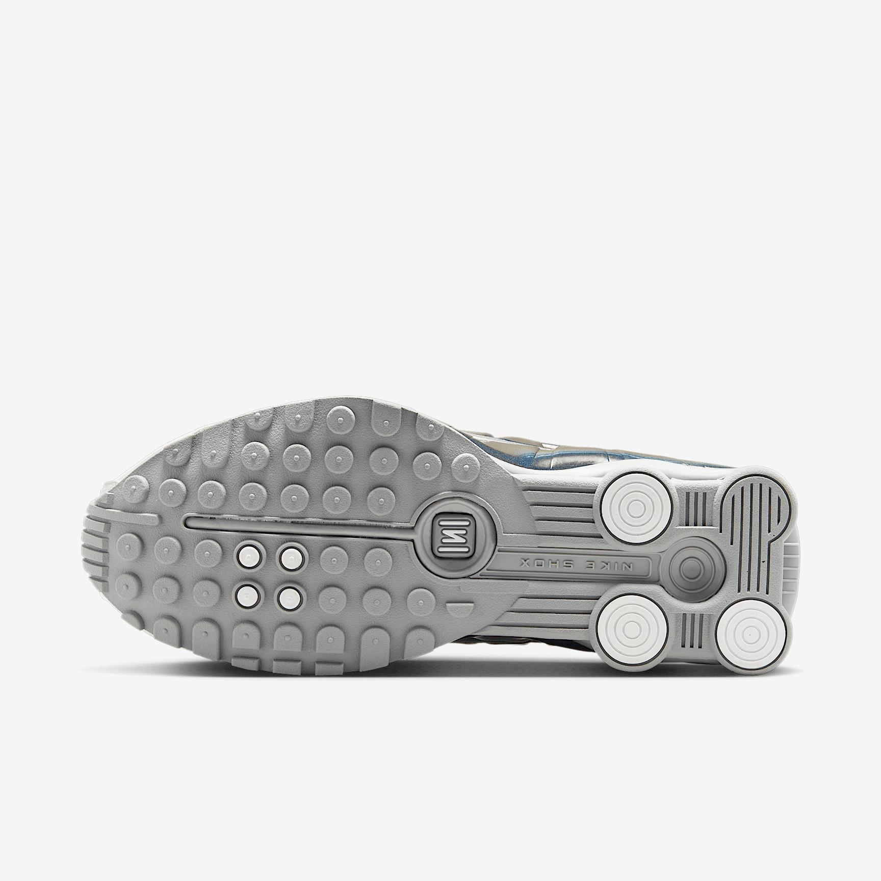 Nike Womens Shox R4 Casual Shoes Product Image