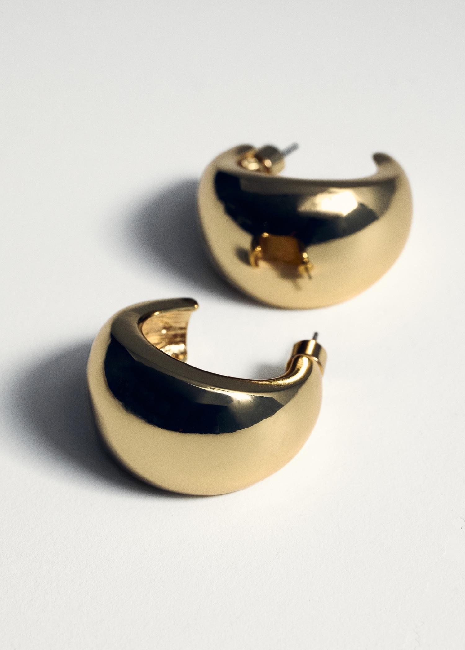 Volume hoop earrings - Women | MANGO USA Product Image