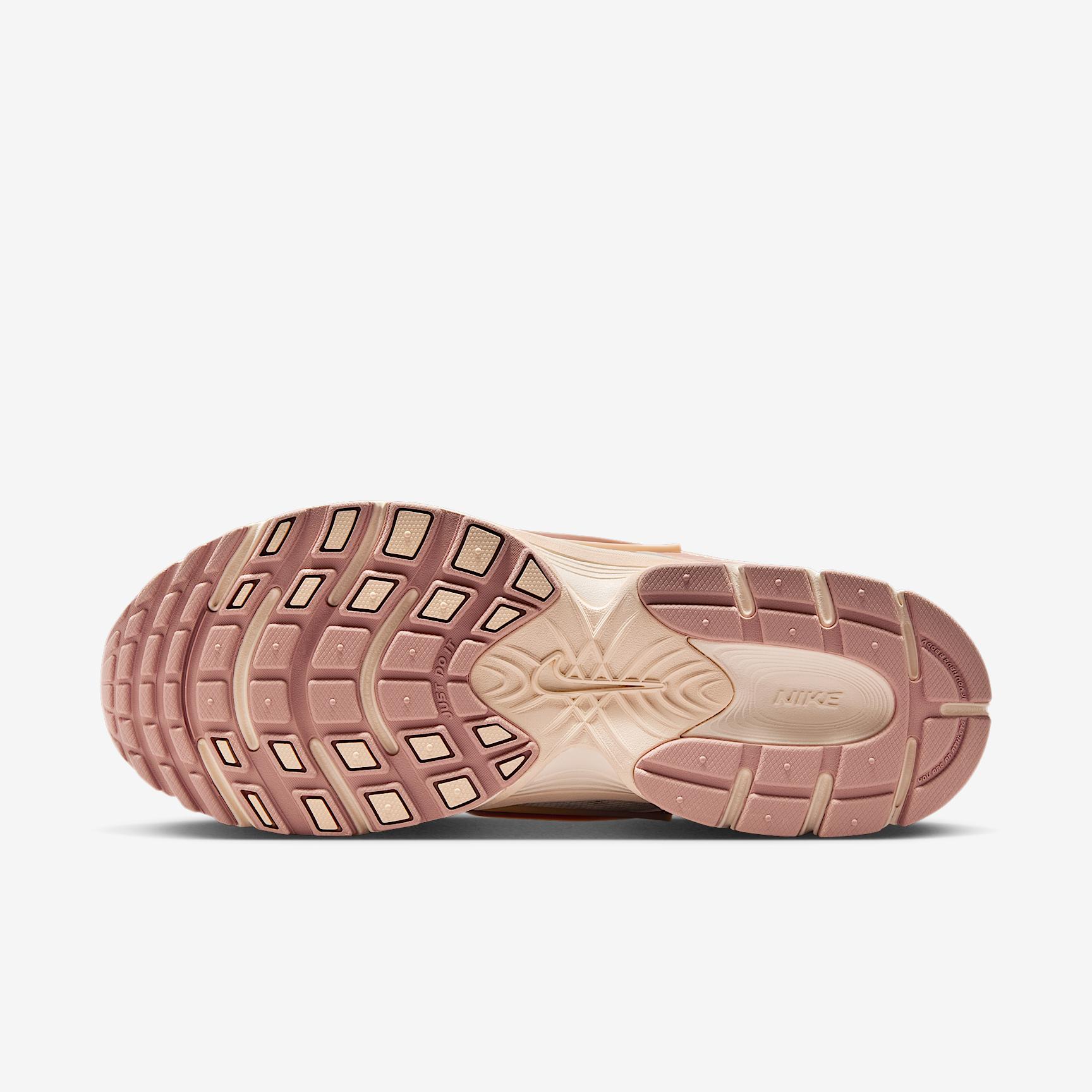 Nike Women's V5 RNR Shoes Product Image