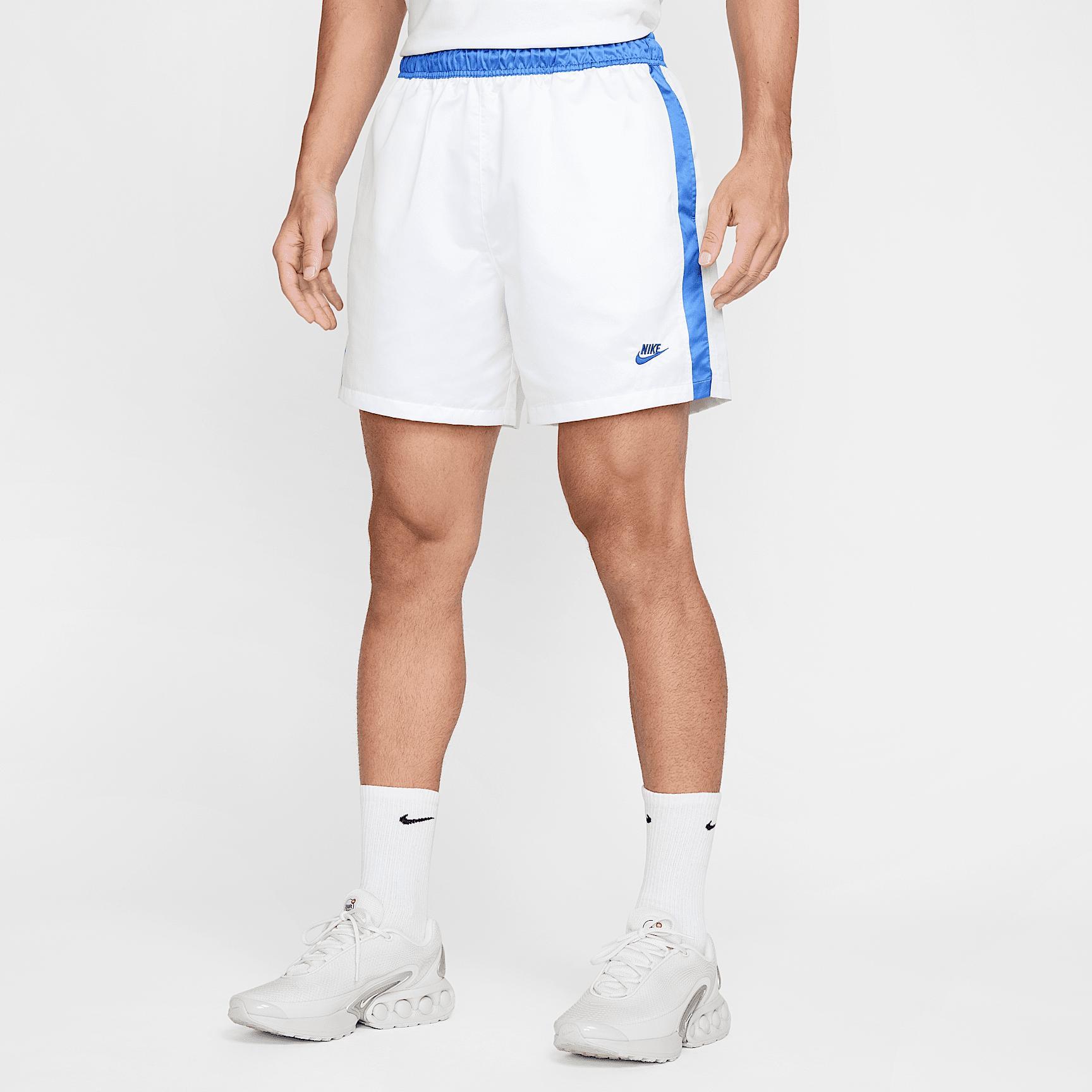Men's Nike Sportswear Club Flow Football Shorts Product Image