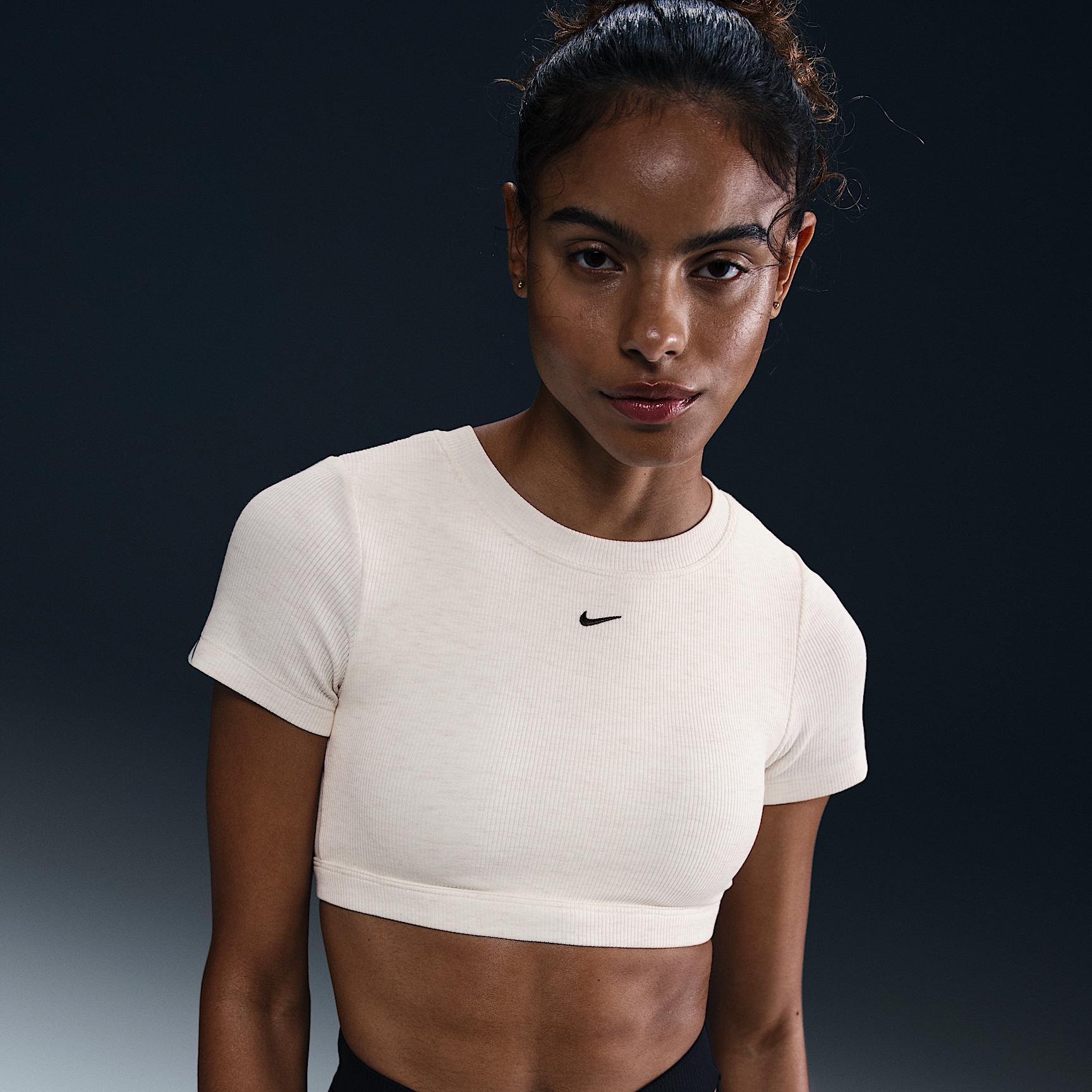 Nike Sportswear Classic Women's Light-Support Baby Tee Bra Product Image