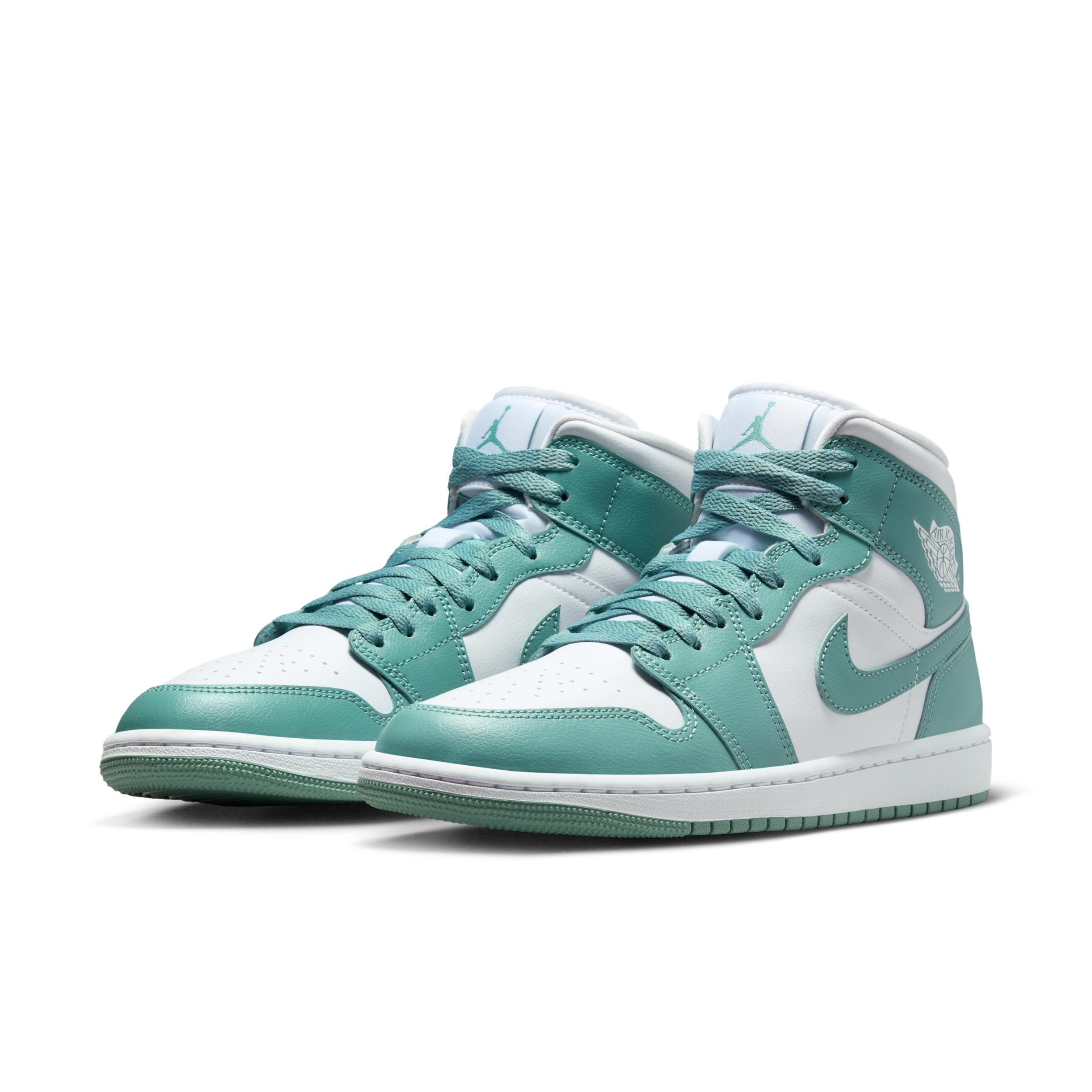 Air Jordan 1 Mid Women's Shoes Product Image